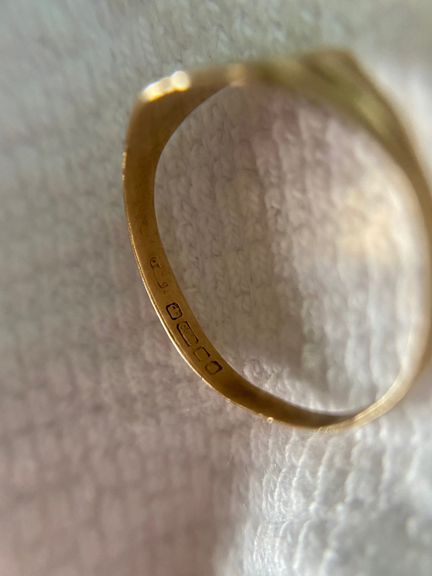 🌟 Vintage 9ct Gold Flower Shield Pinky Ring