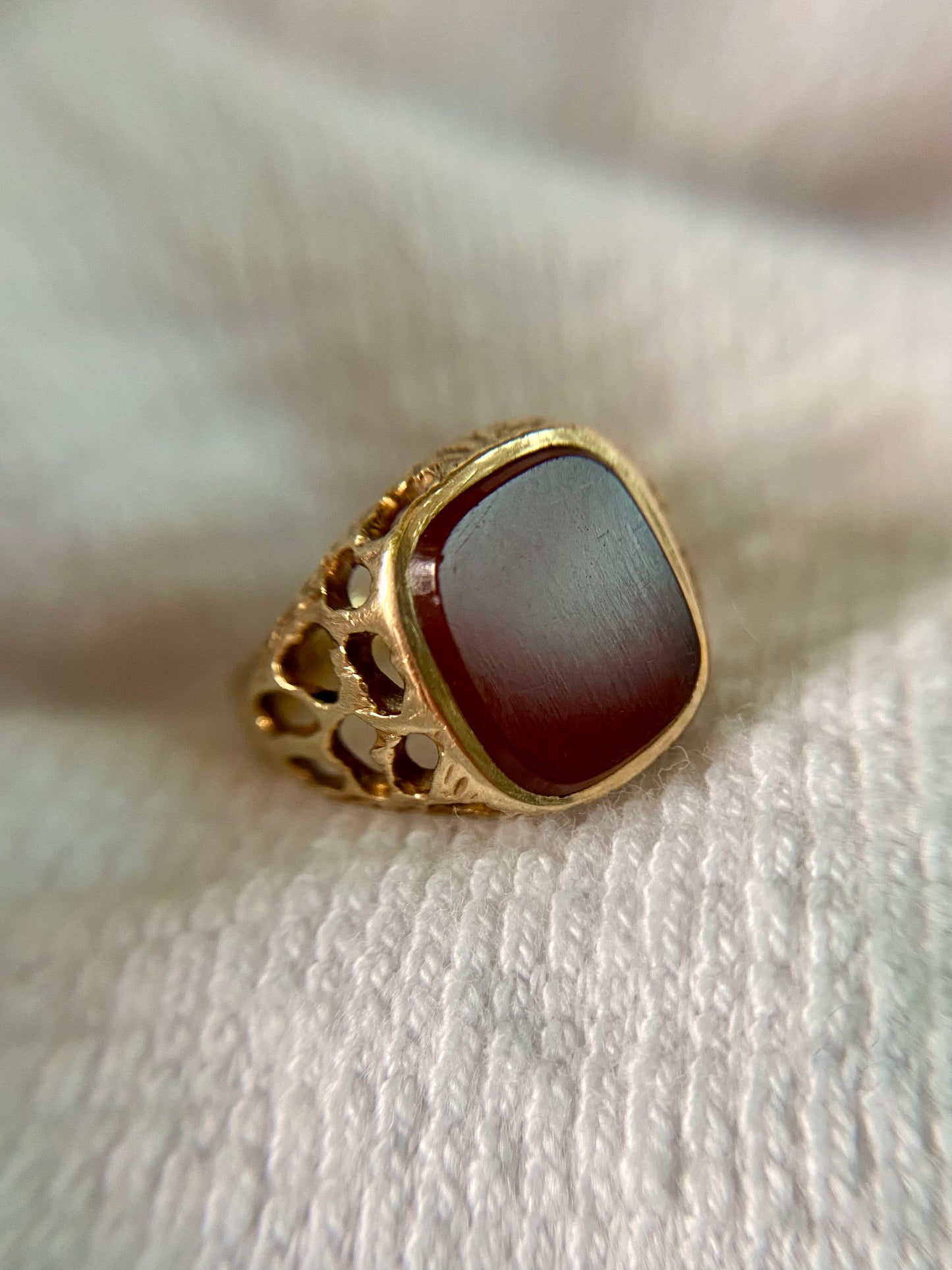 Vintage 9ct Gold Carnelian Pinky Ring