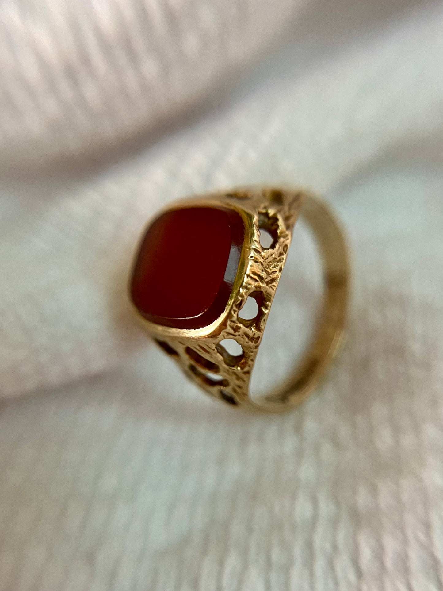 Vintage 9ct Gold Carnelian Pinky Ring