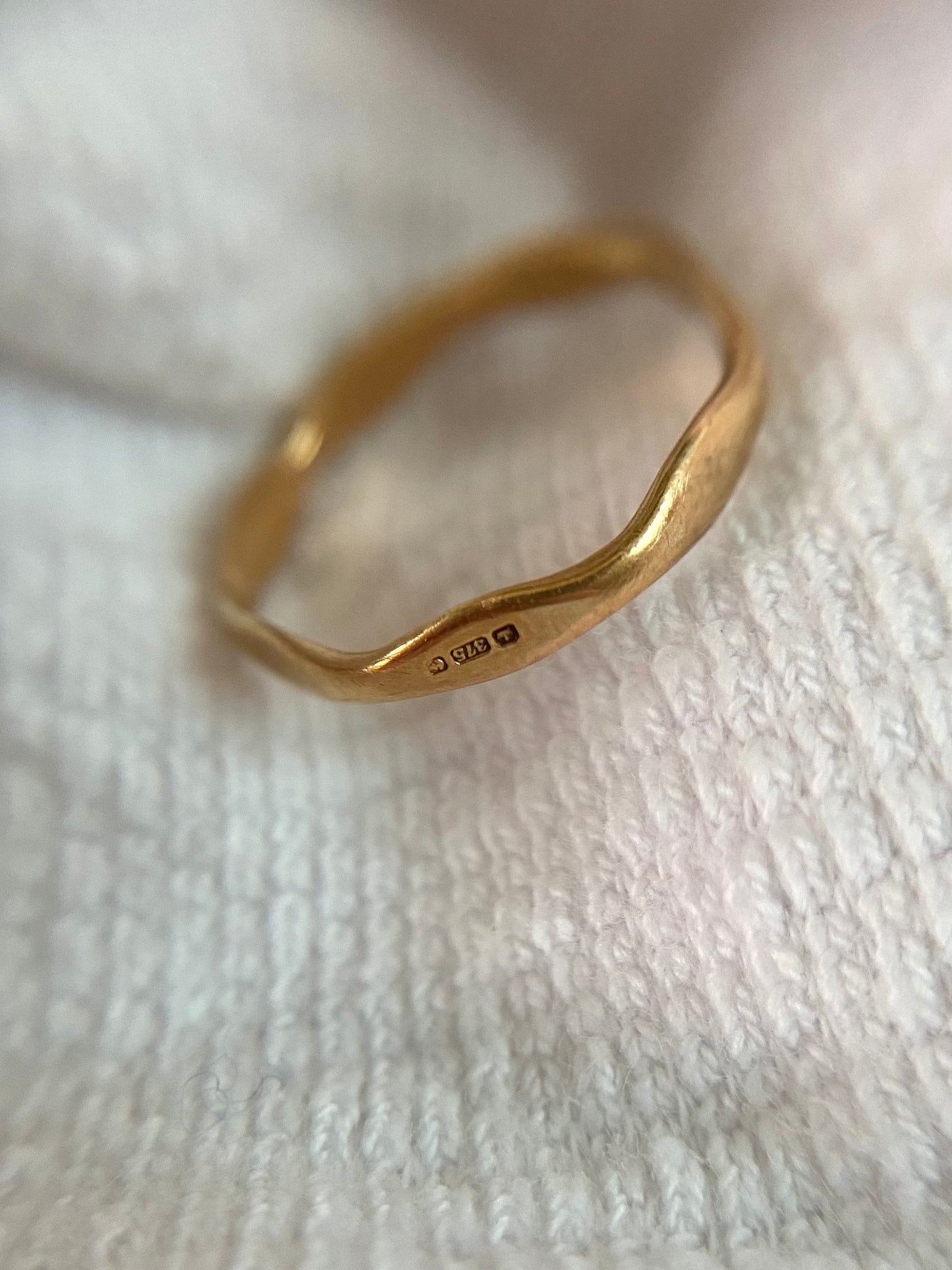 🌟 Vintage 9ct Gold 7 Sided Ring