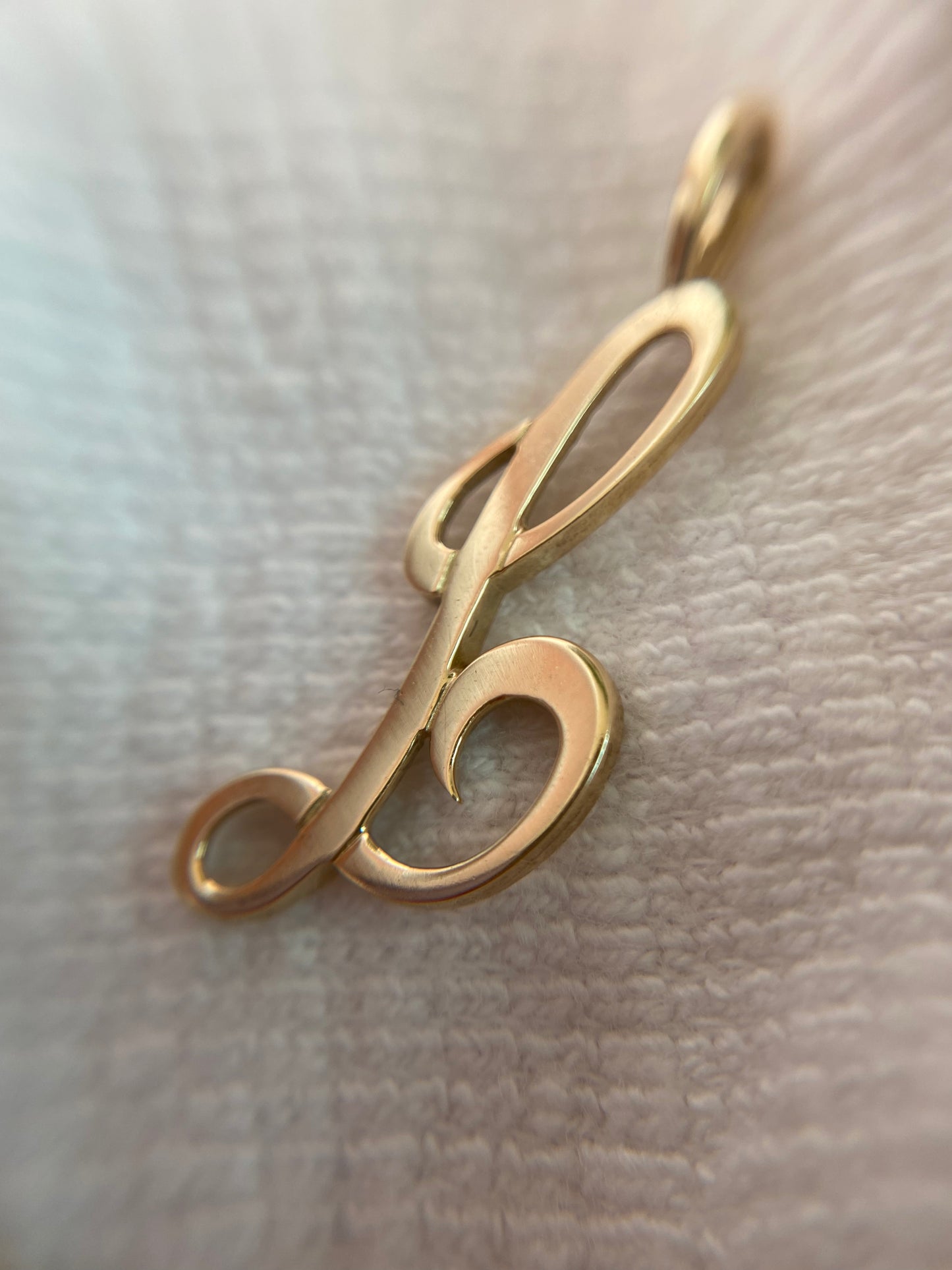 🌟 Preloved 9ct Gold Letter "L" Pendant