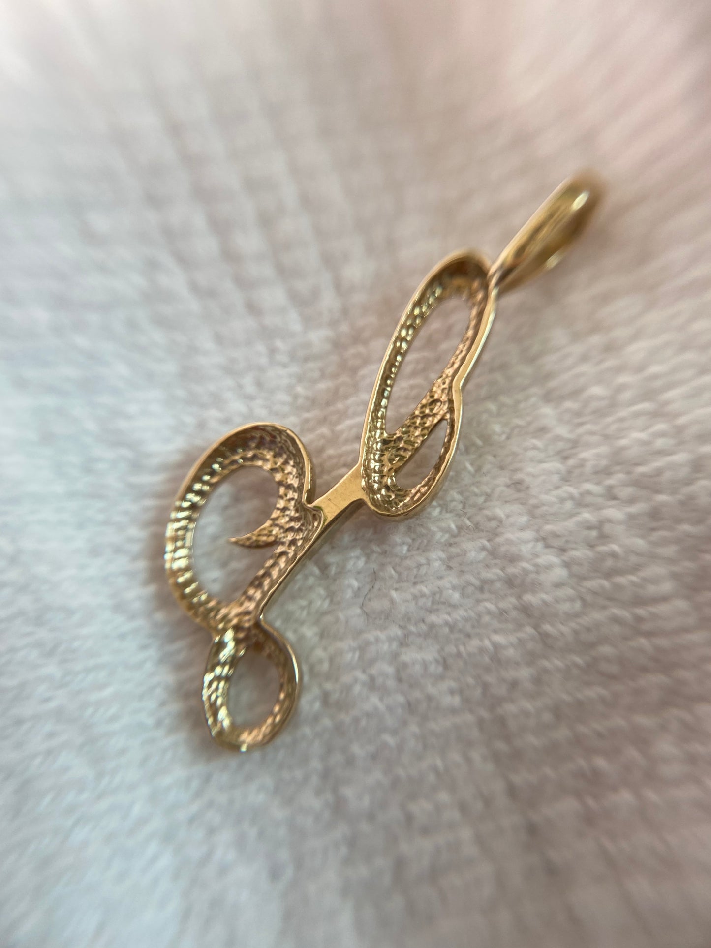 🌟 Preloved 9ct Gold Letter "L" Pendant