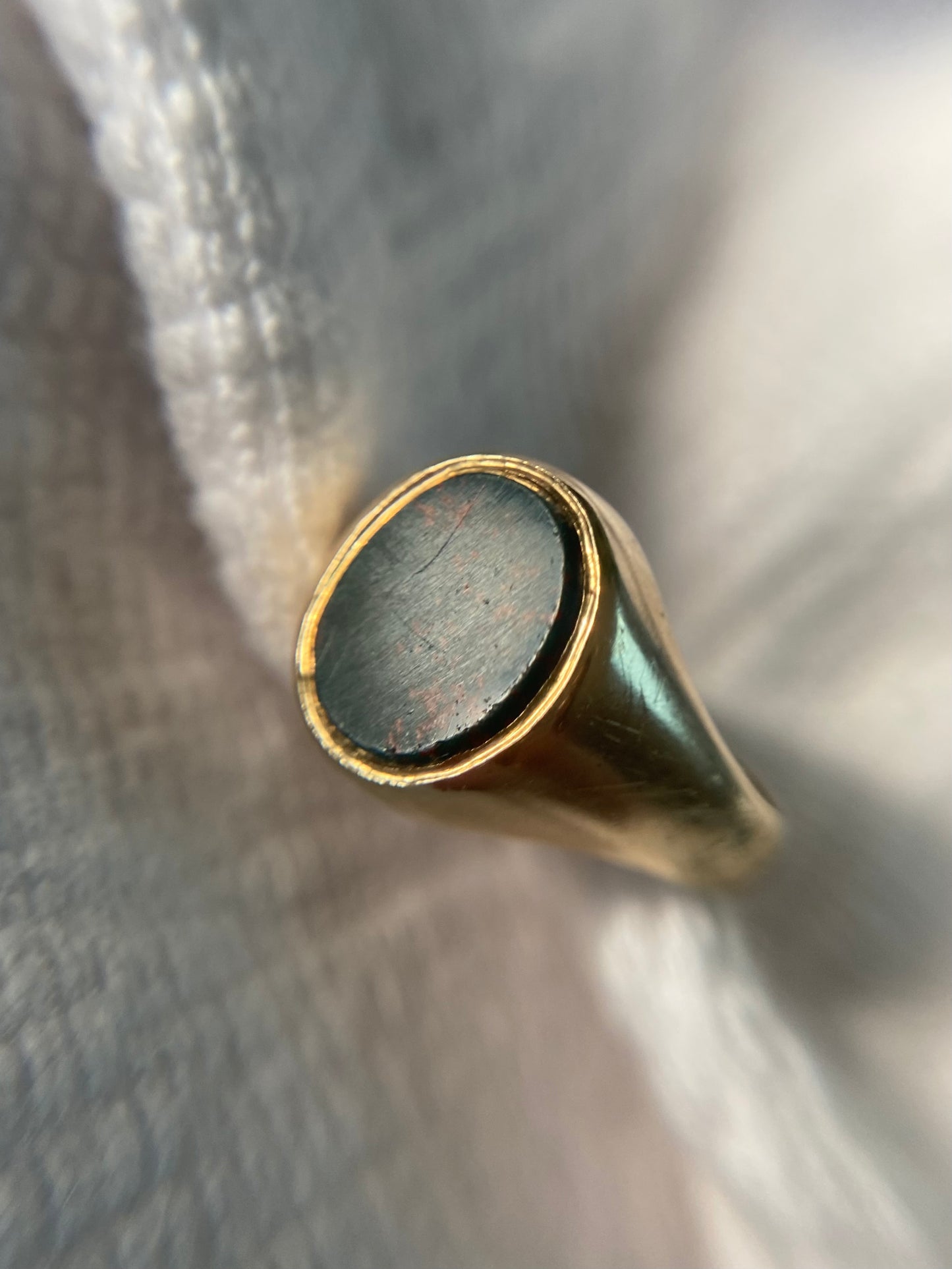 Vintage 9ct Gold Bloodstone Signet Ring