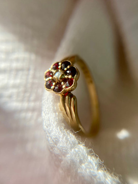 Vintage 9ct Gold Garnet + Pearl Flower Ring