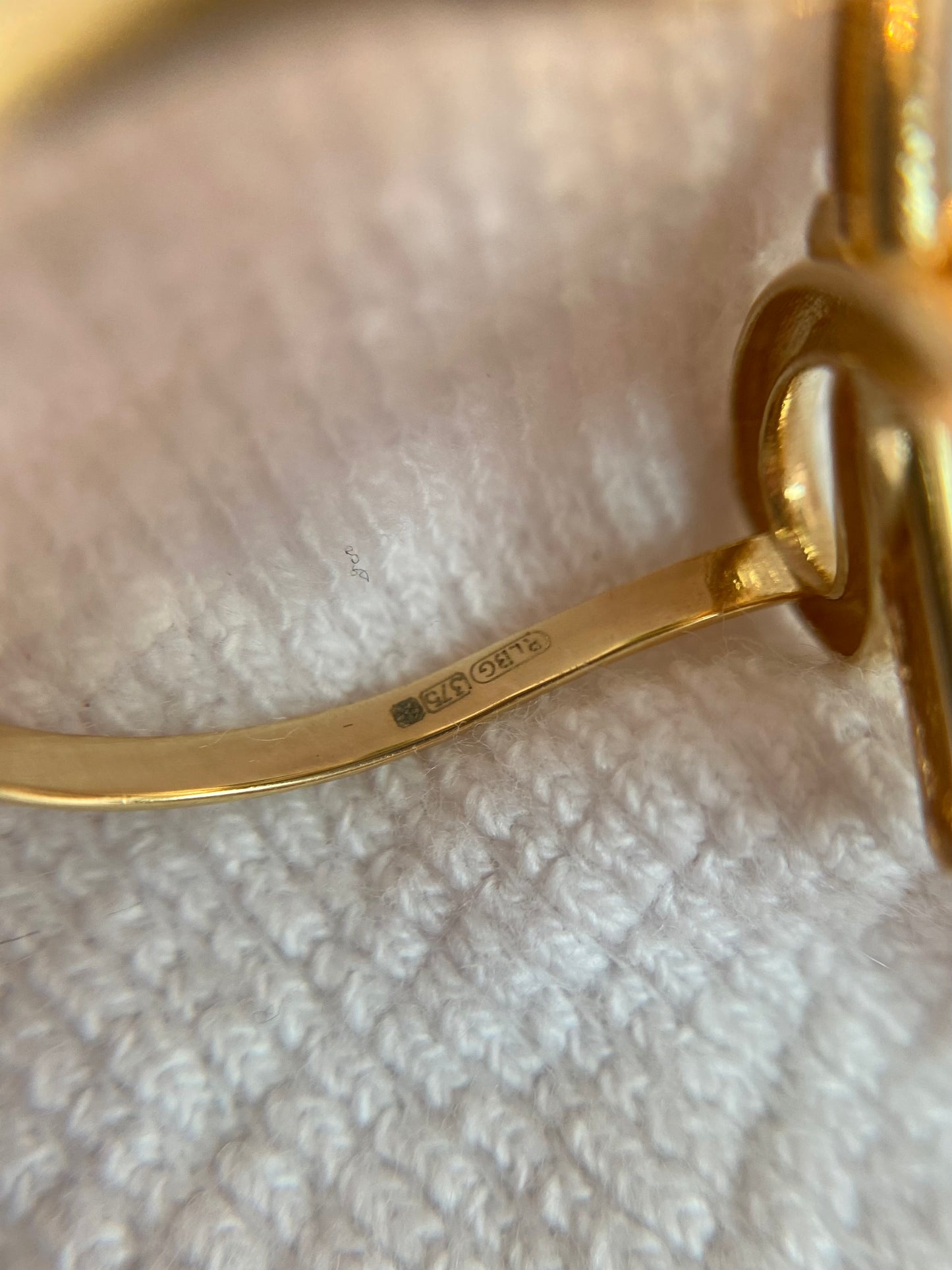 Preloved 9ct Gold Bow Ring