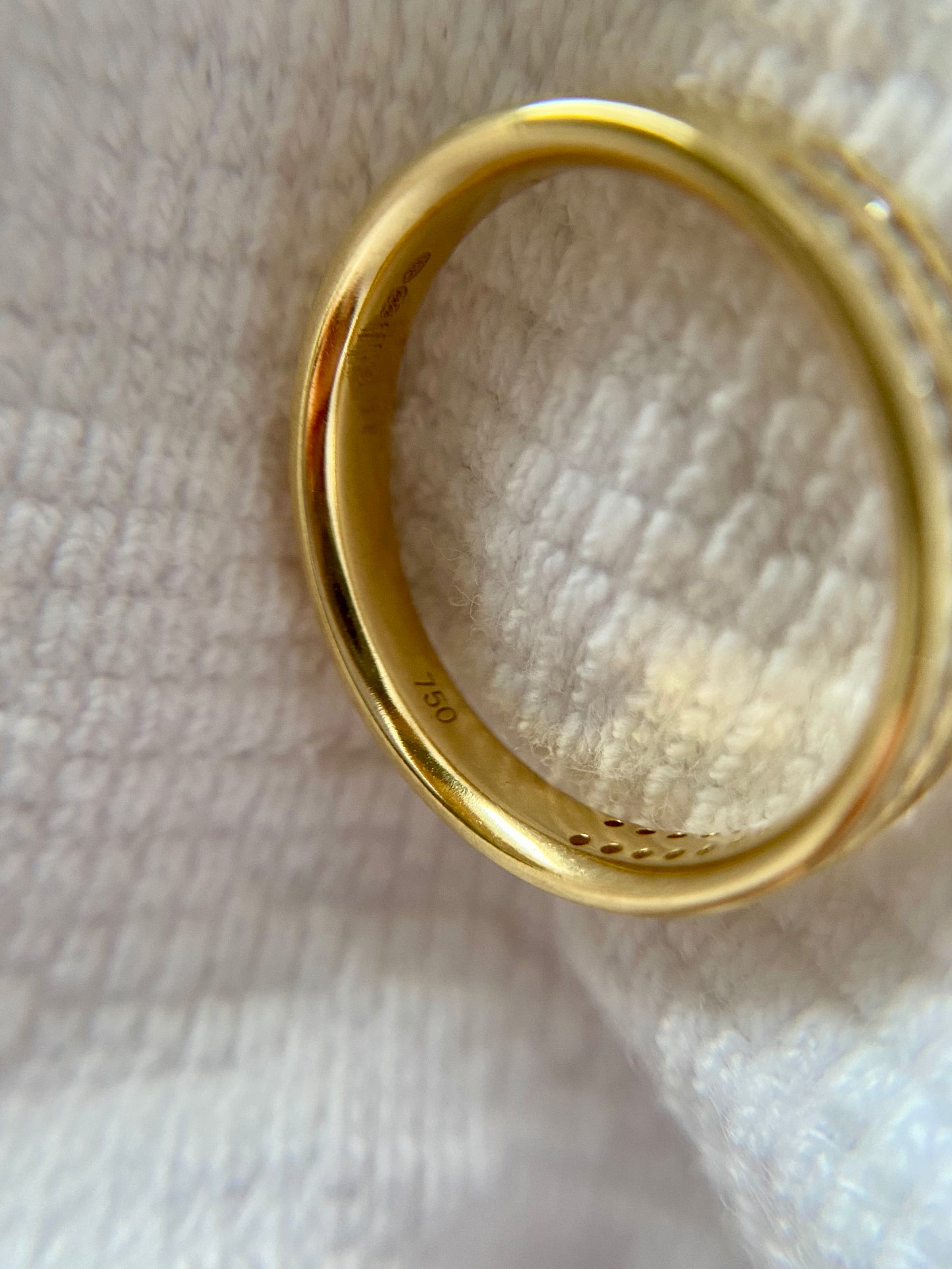 Vintage 18ct Gold Diamond Band