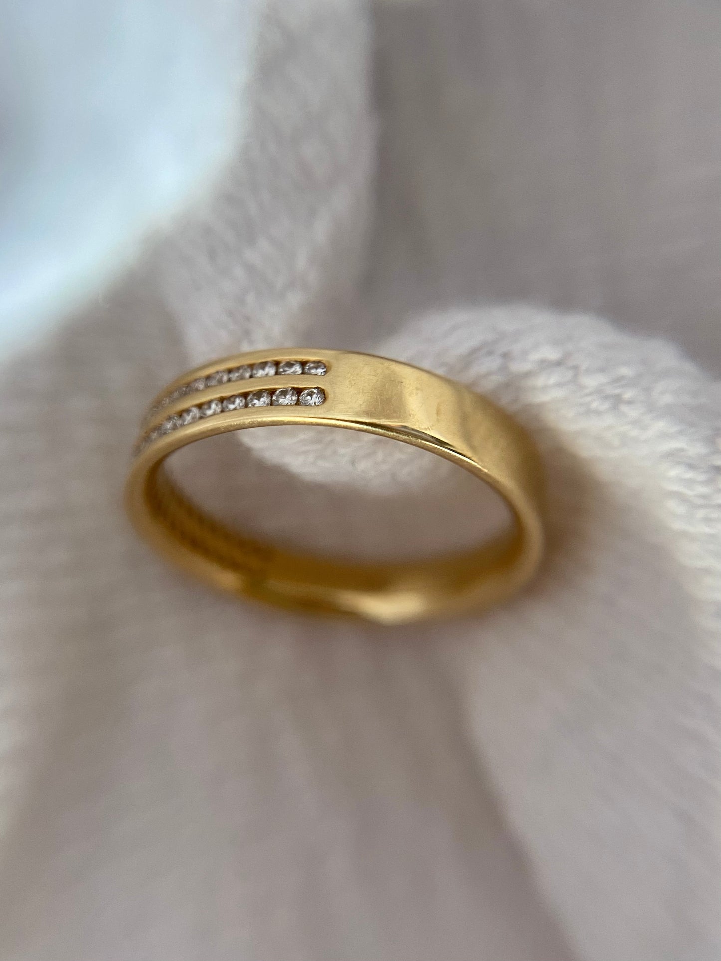 Vintage 18ct Gold Diamond Band