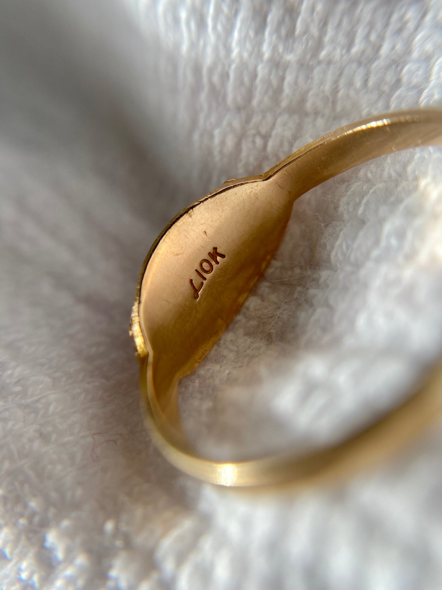 Preloved 10k Black Hills Gold Ring