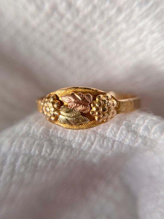 Preloved 10k Black Hills Gold Ring