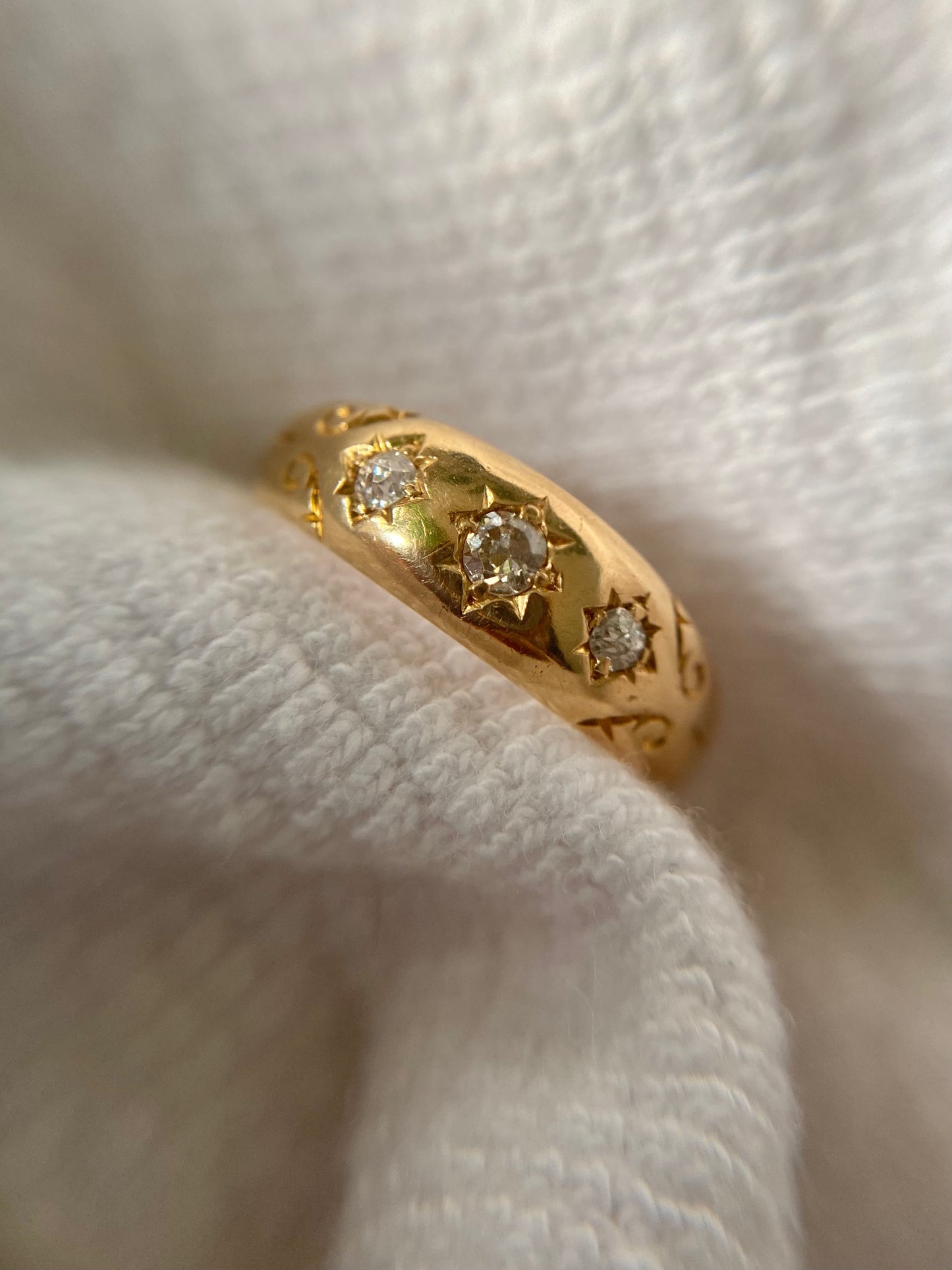Antique 18ct Gold Diamond Starburst Trilogy Ring