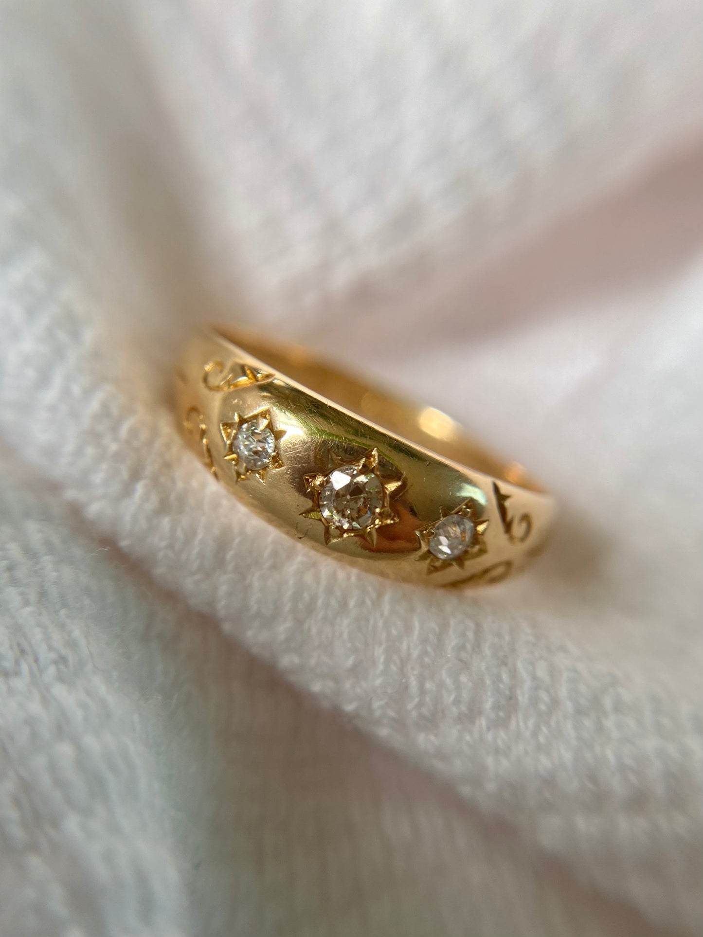 Antique 18ct Gold Diamond Starburst Trilogy Ring