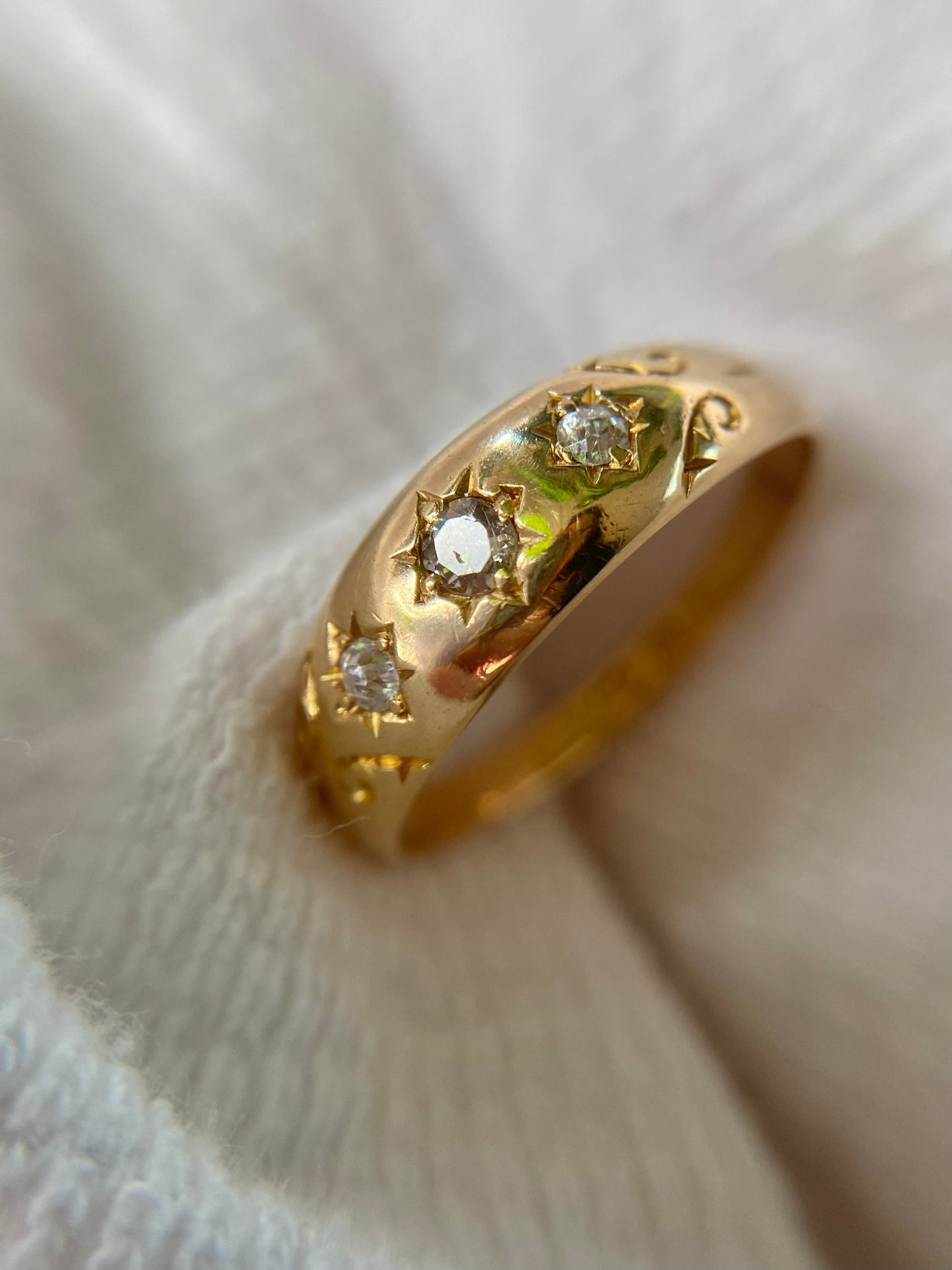 Antique 18ct Gold Diamond Starburst Trilogy Ring