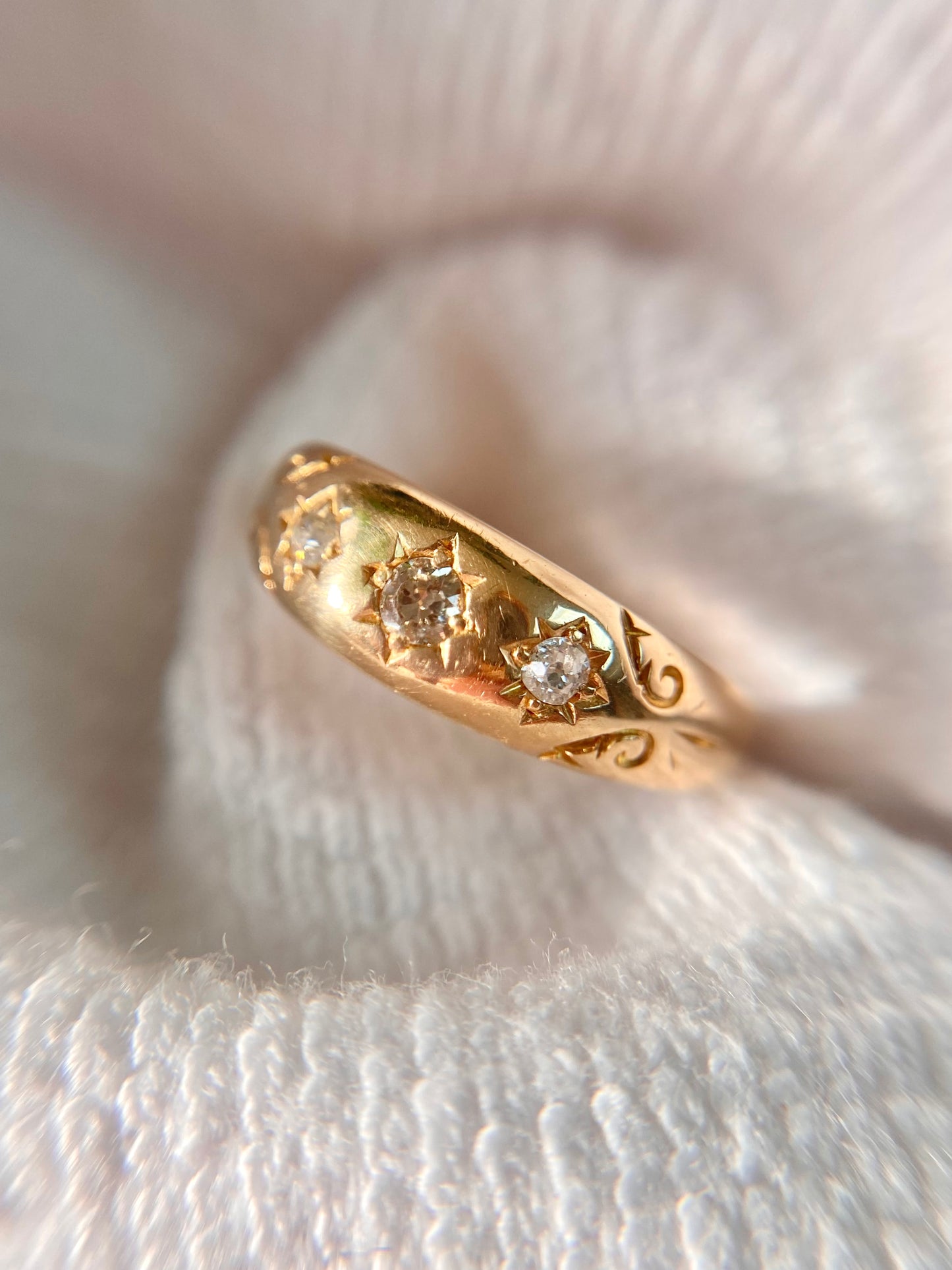 Antique 18ct Gold Diamond Starburst Trilogy Ring