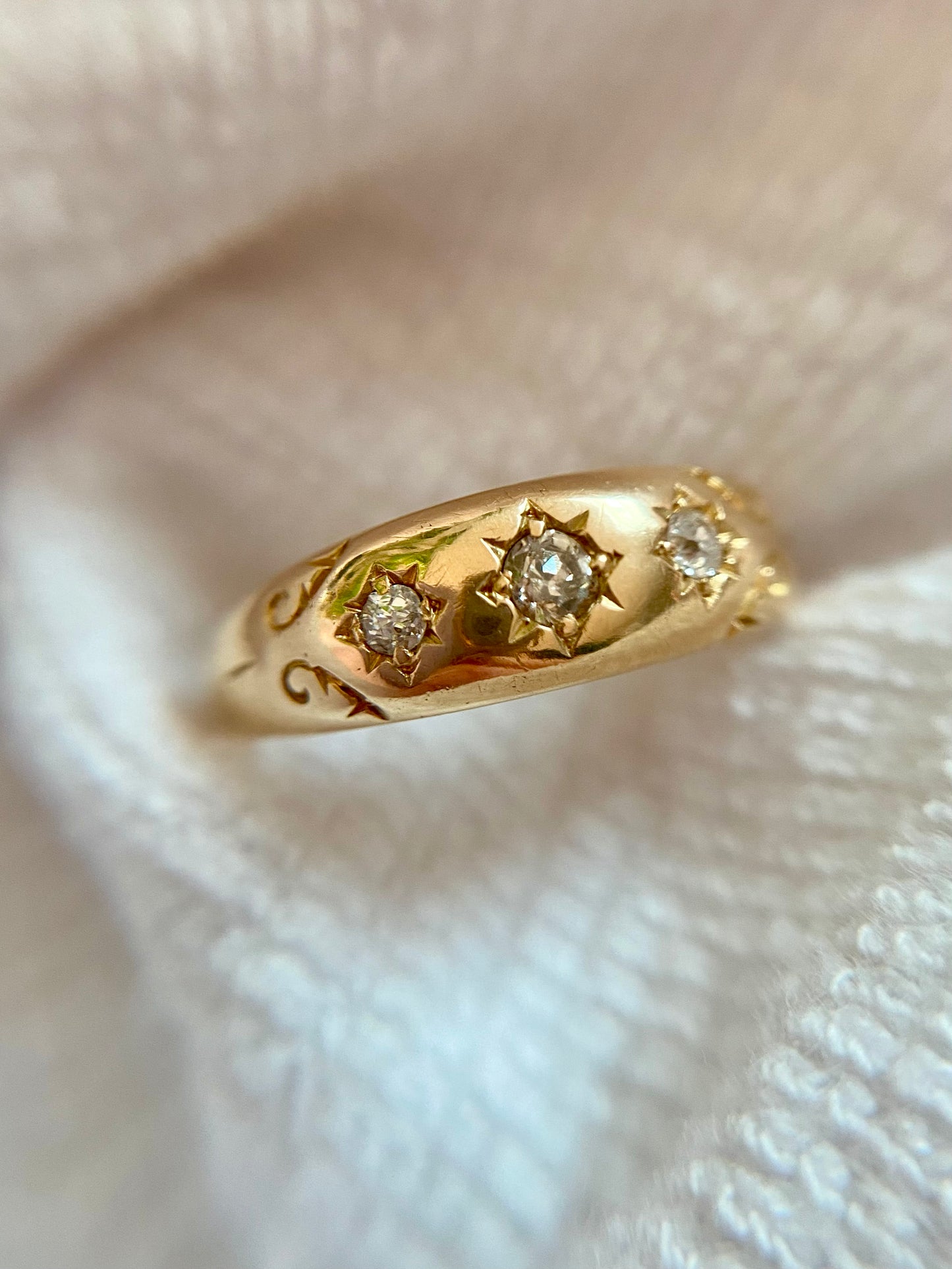 Antique 18ct Gold Diamond Starburst Trilogy Ring