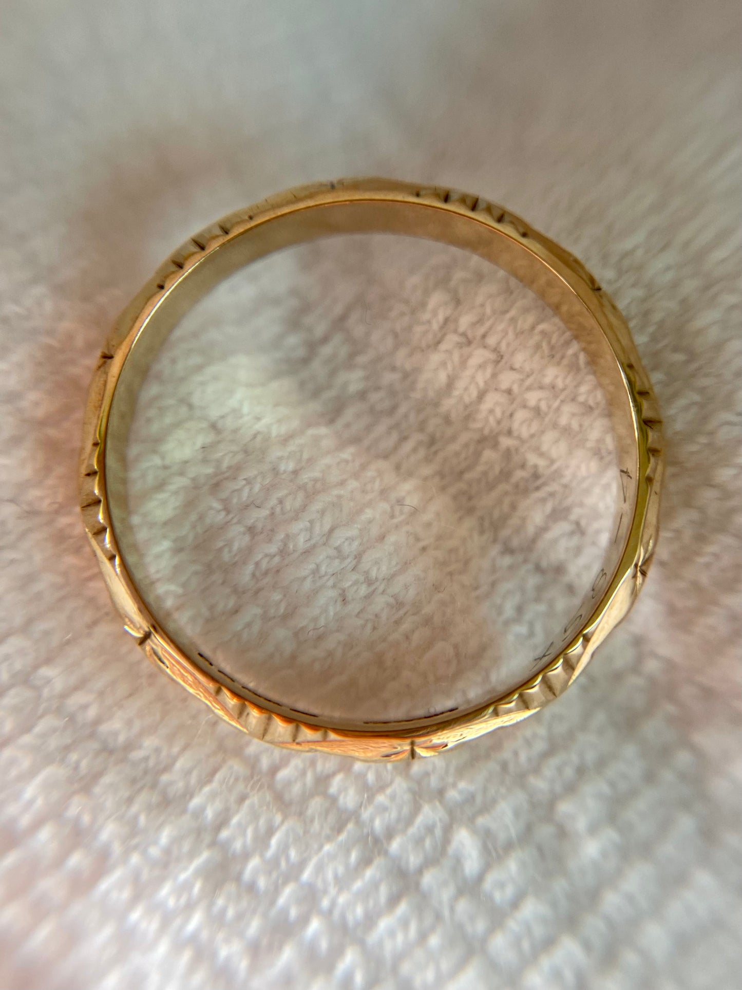 Vintage 9ct Gold Starry Band