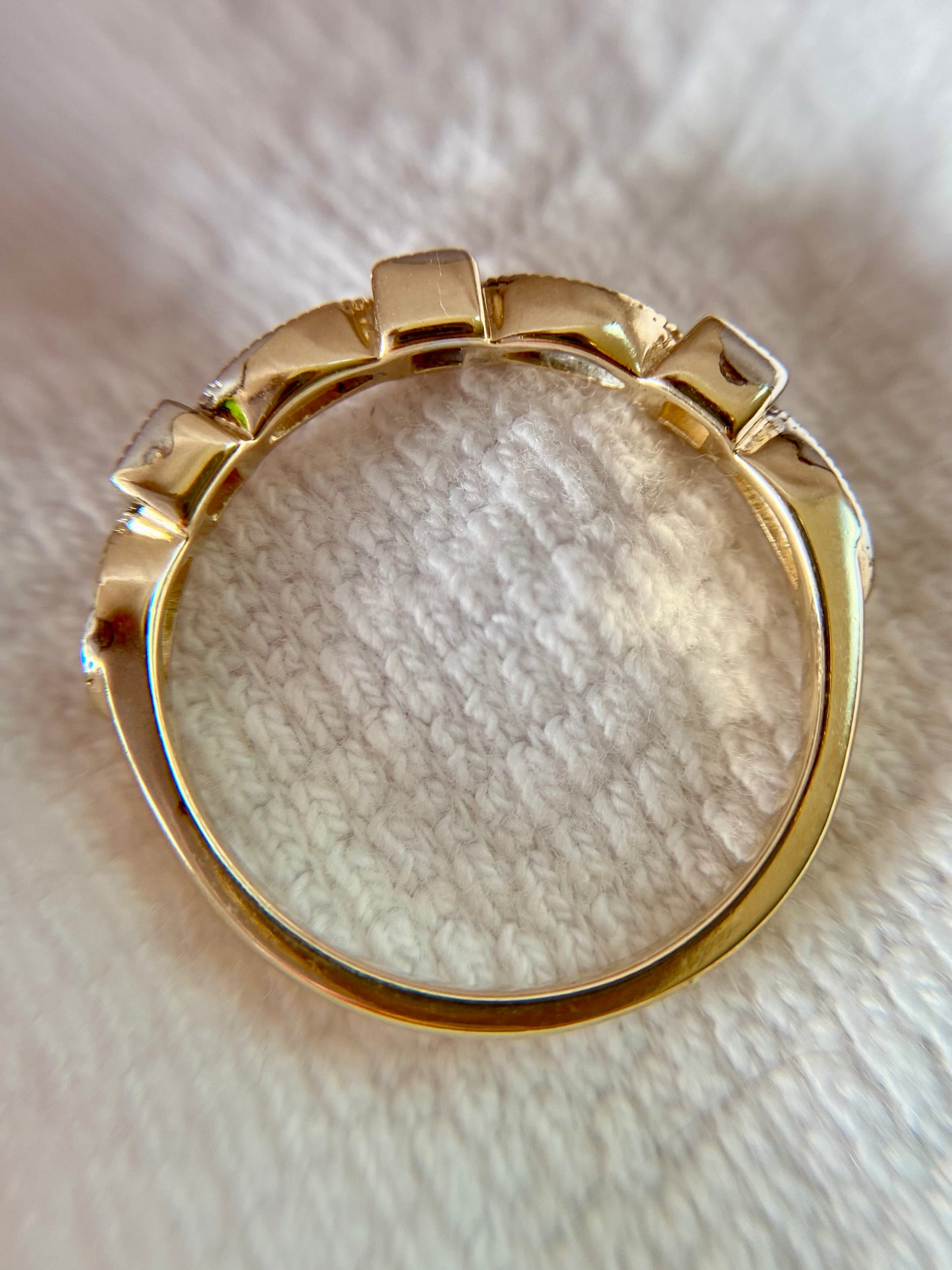 Preloved 9ct Gold Diamond Milgrain Ring