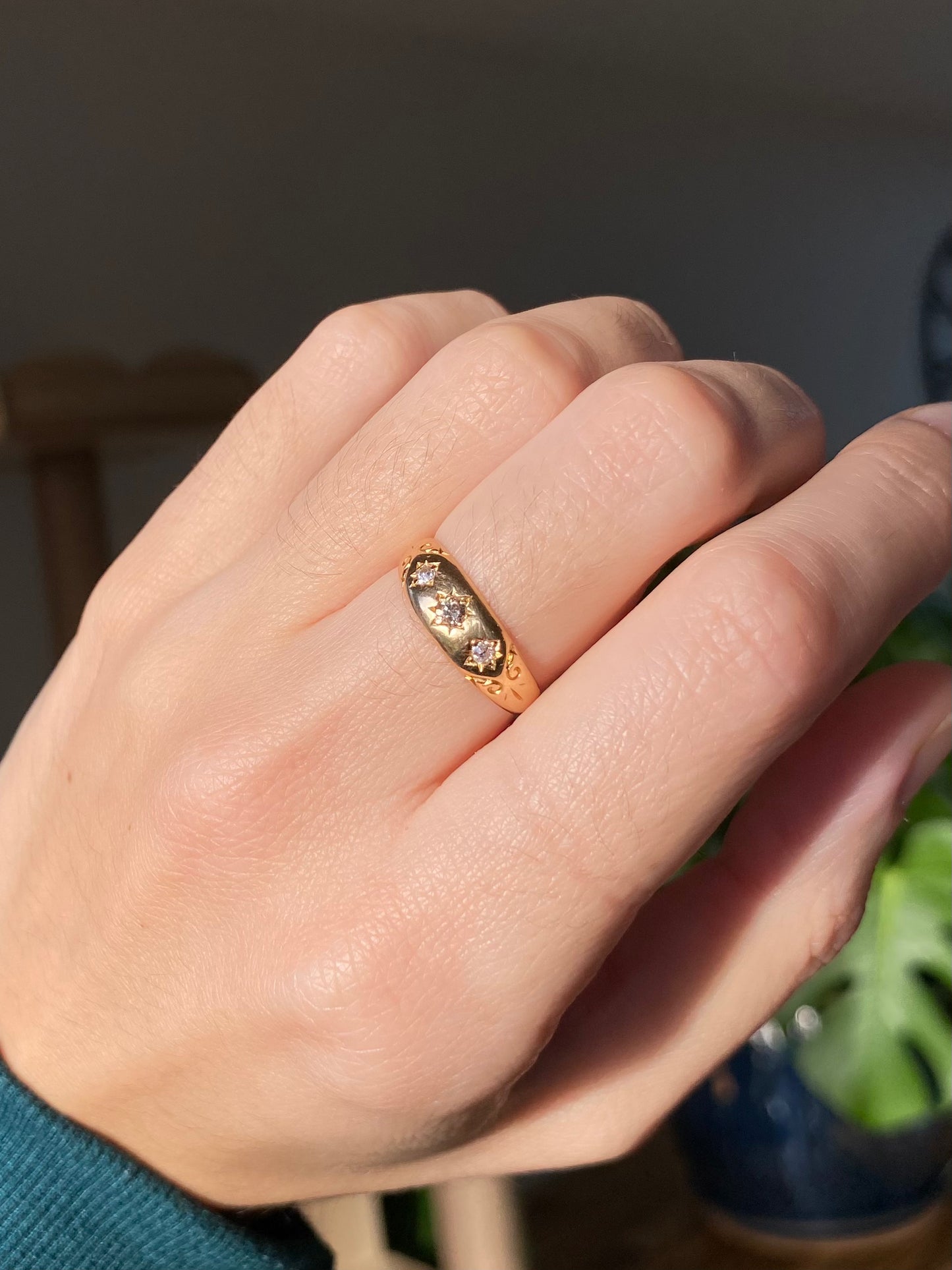 Antique 18ct Gold Diamond Starburst Trilogy Ring