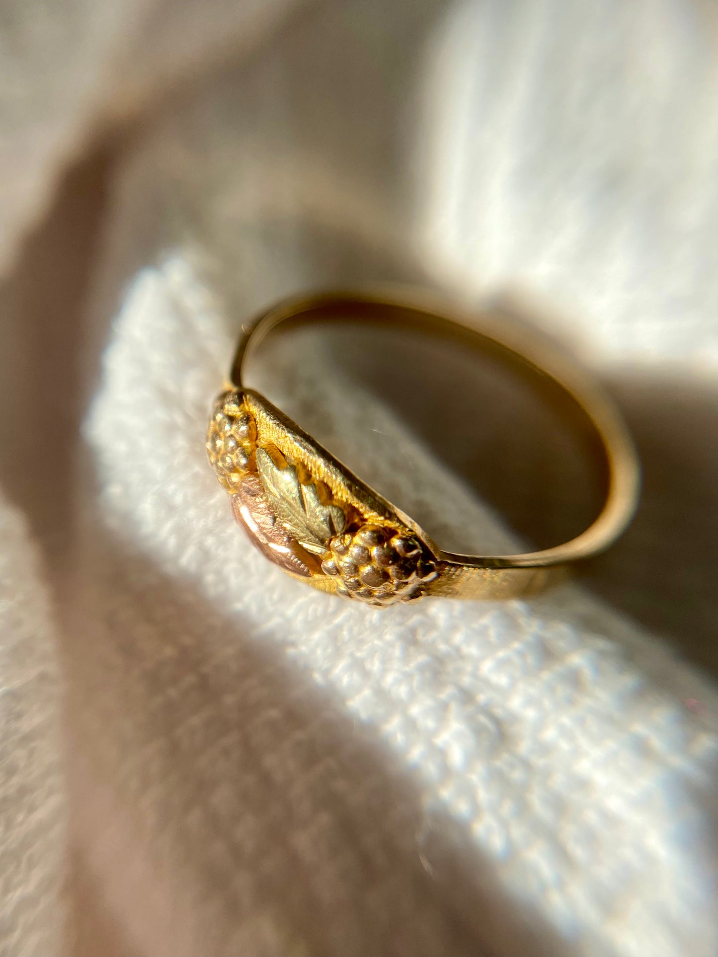 Preloved 10k Black Hills Gold Ring