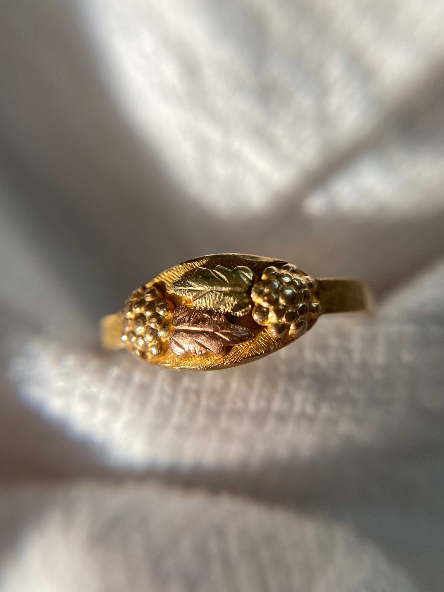 Preloved 10k Black Hills Gold Ring