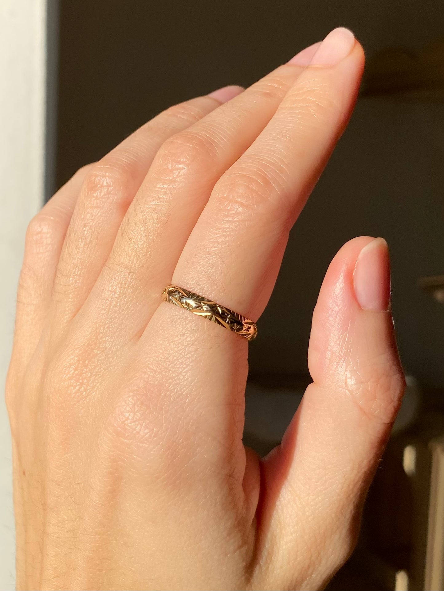 Vintage 9ct Gold Starry Band