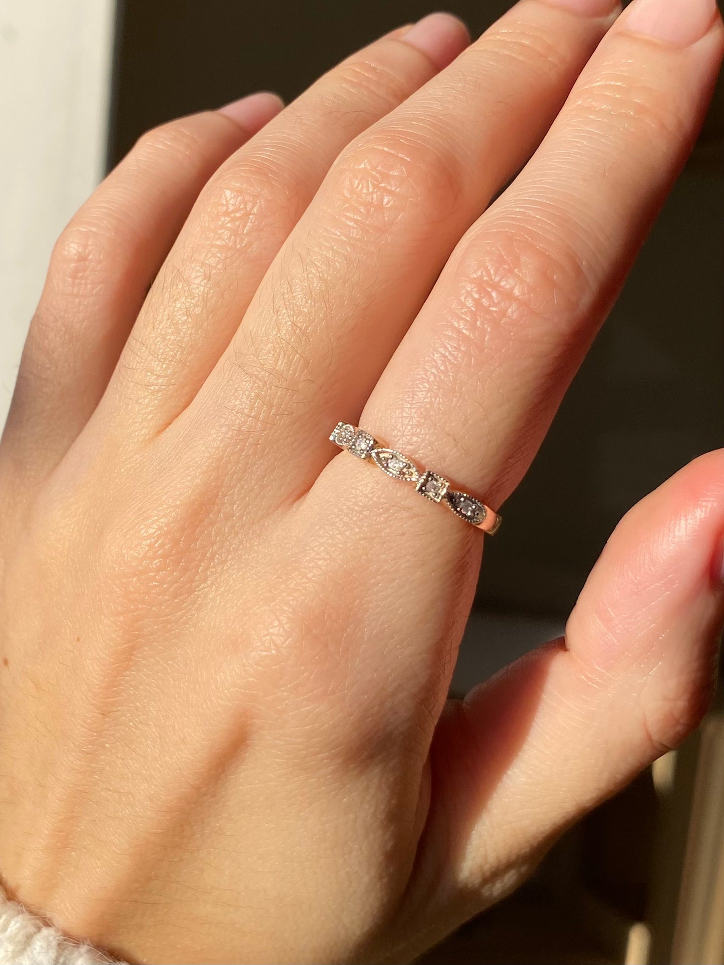 Preloved 9ct Gold Diamond Milgrain Ring