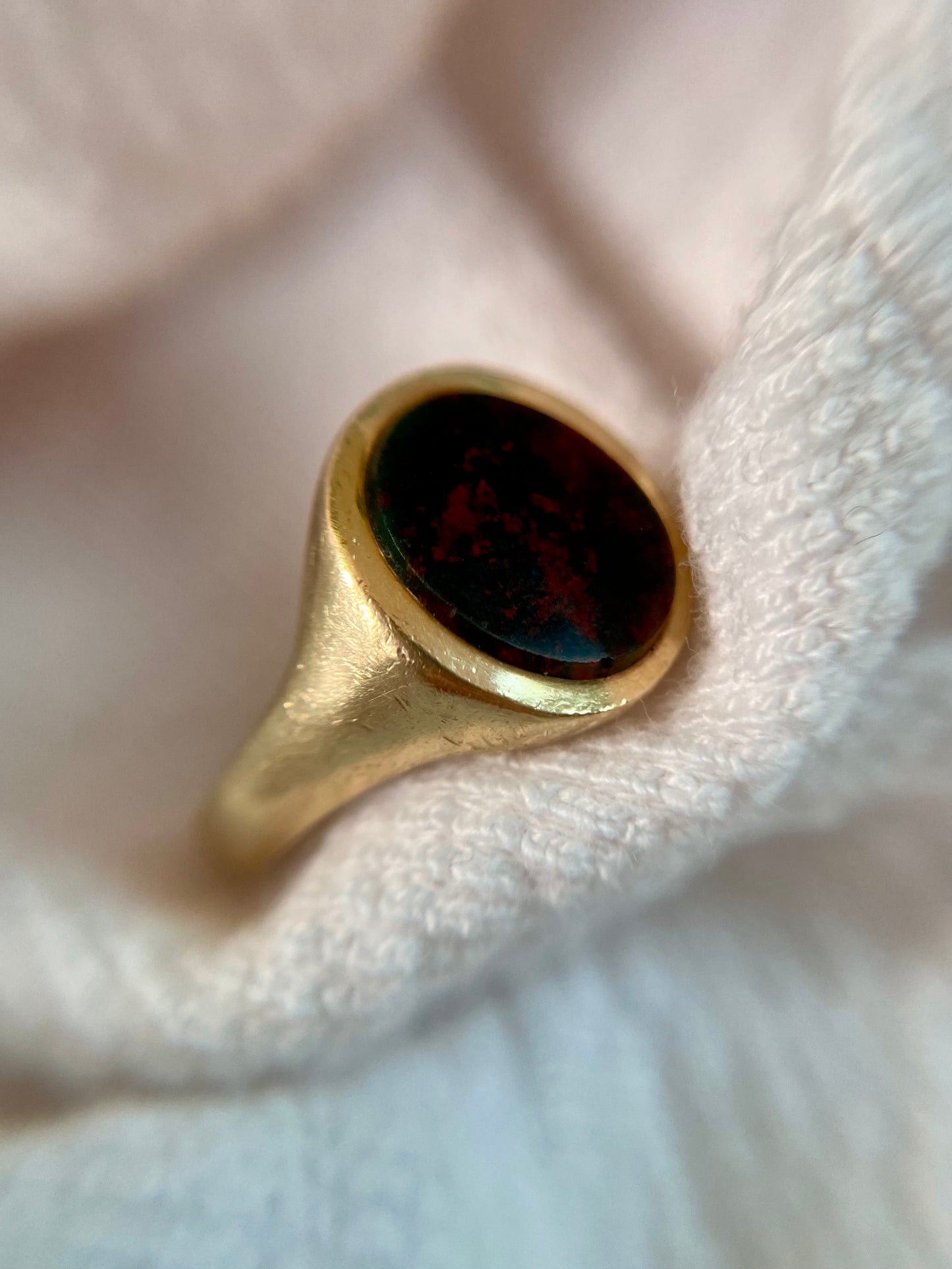Vintage 9ct Gold Bloodstone Signet Ring