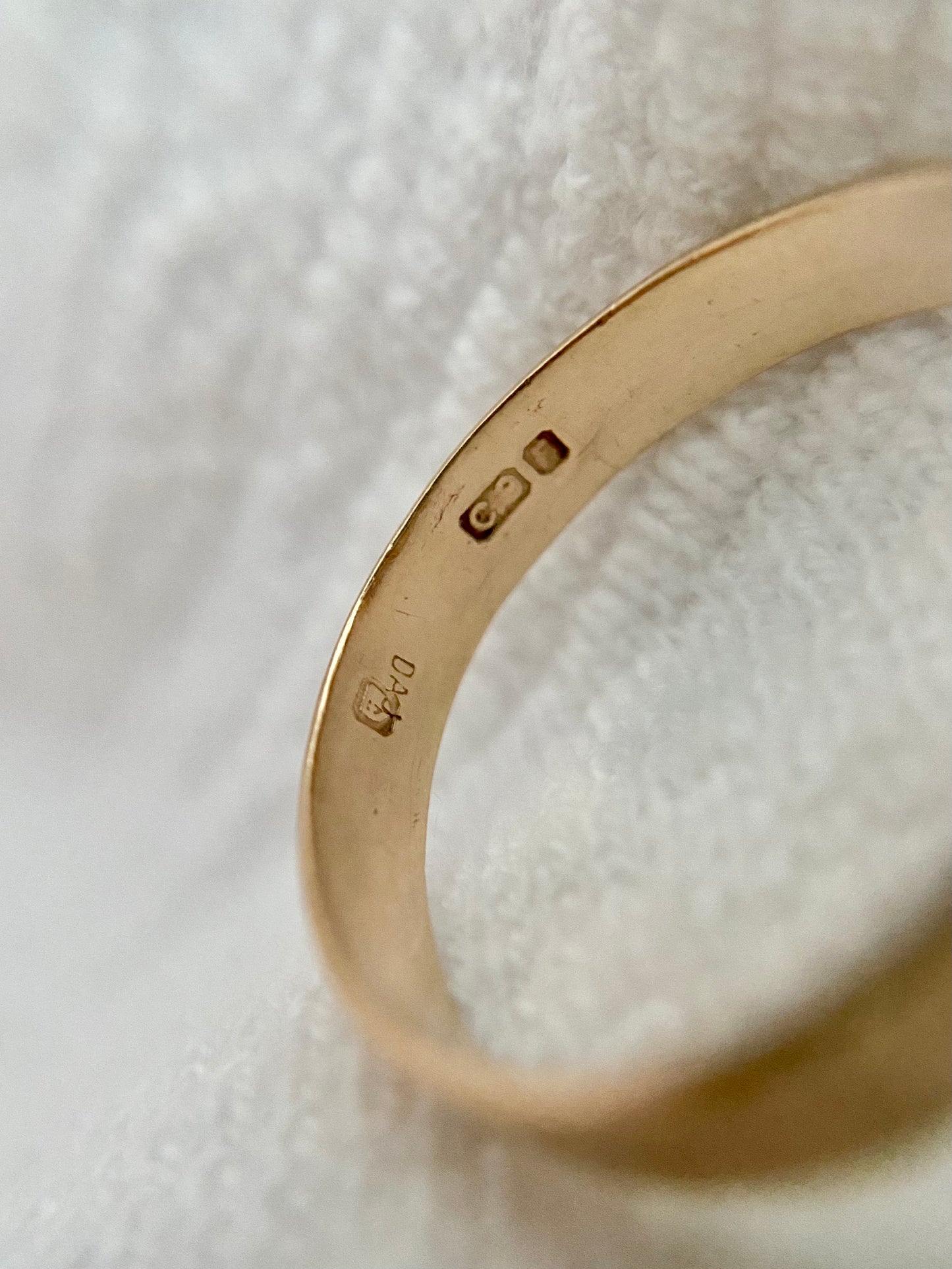 Vintage 9ct Gold Patterned Band