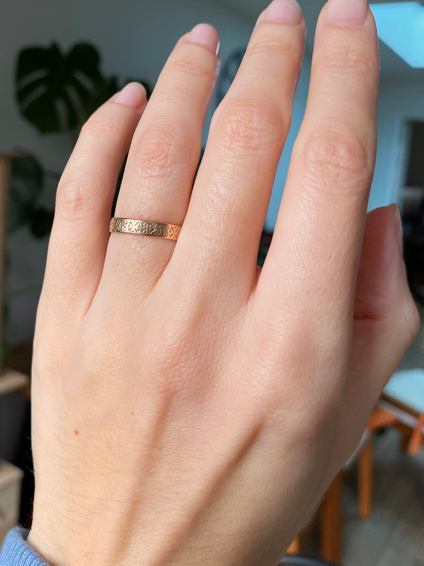 Vintage 9ct Gold Patterned Band