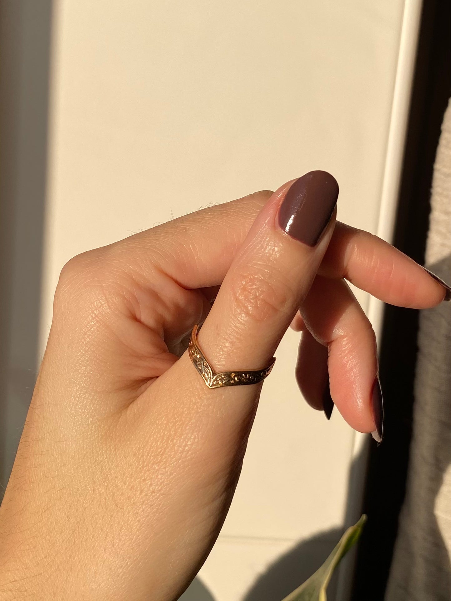 Vintage 9ct Gold Patterned Double Wishbone Ring