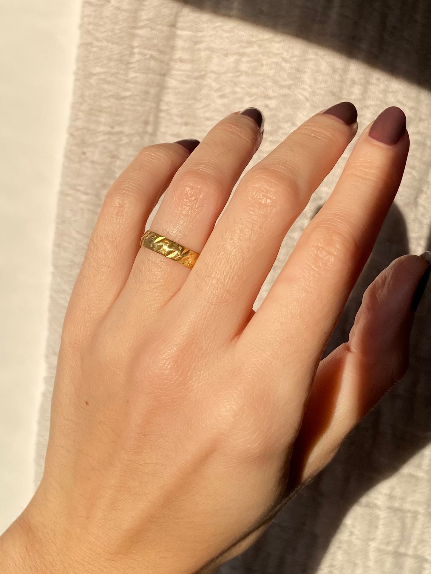 Vintage 18ct Gold Starry Band