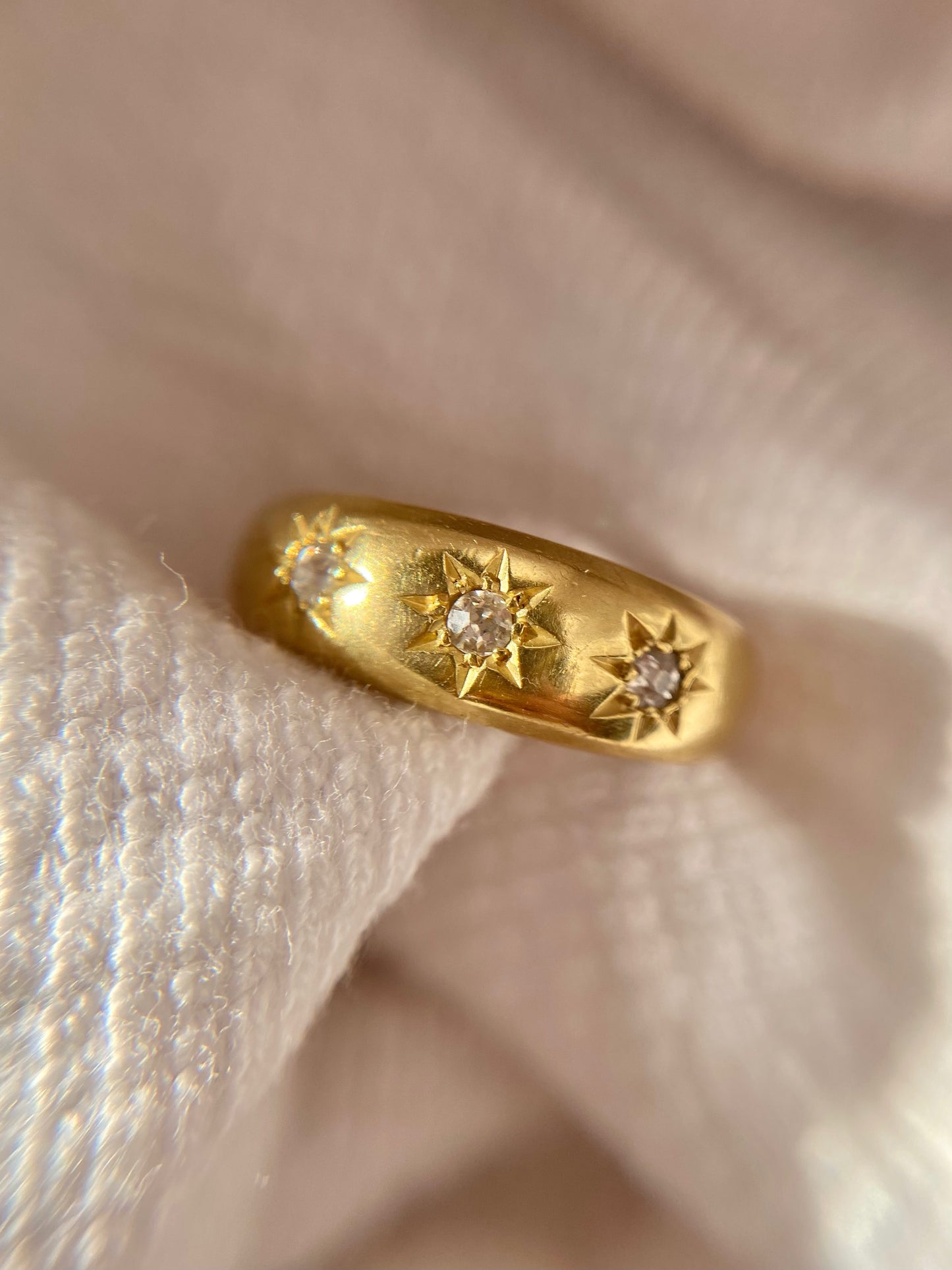 Antique 18ct Gold Diamond Starburst Trilogy Ring