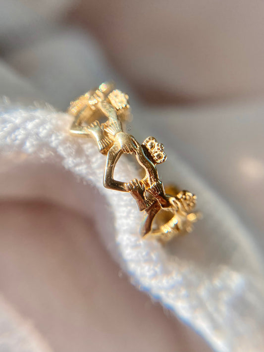 Vintage 9ct Gold Figural Claddagh Eternity Band