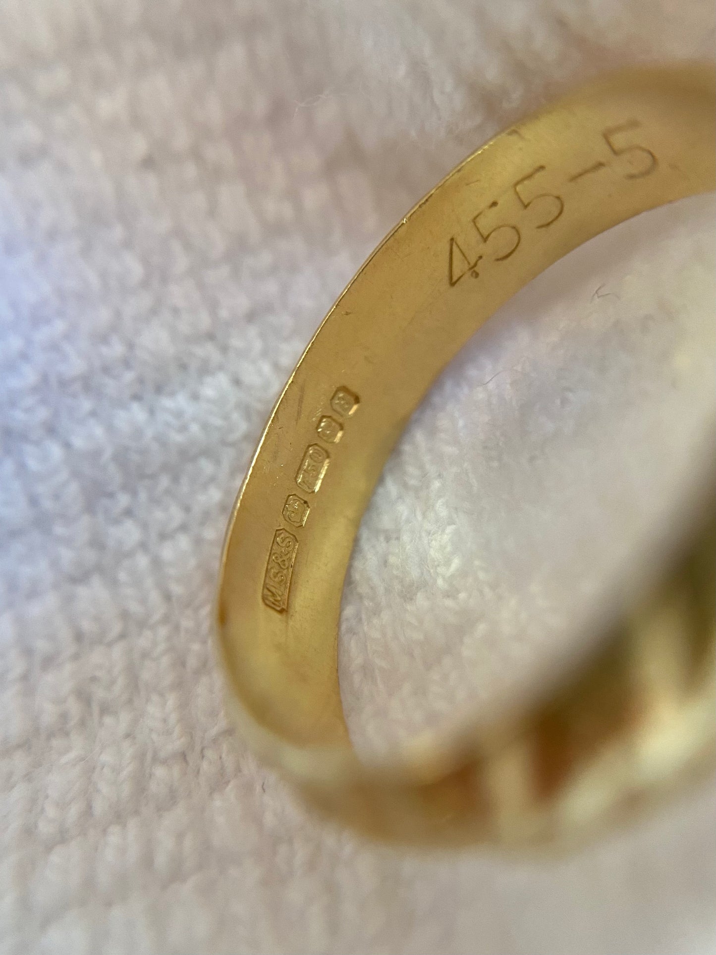 Vintage 18ct Gold Starry Band