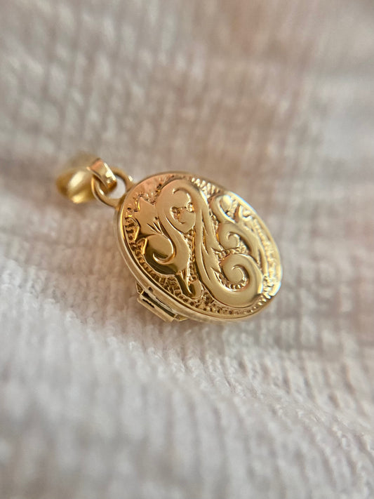 Preloved 9ct Gold Small Locket Pendant