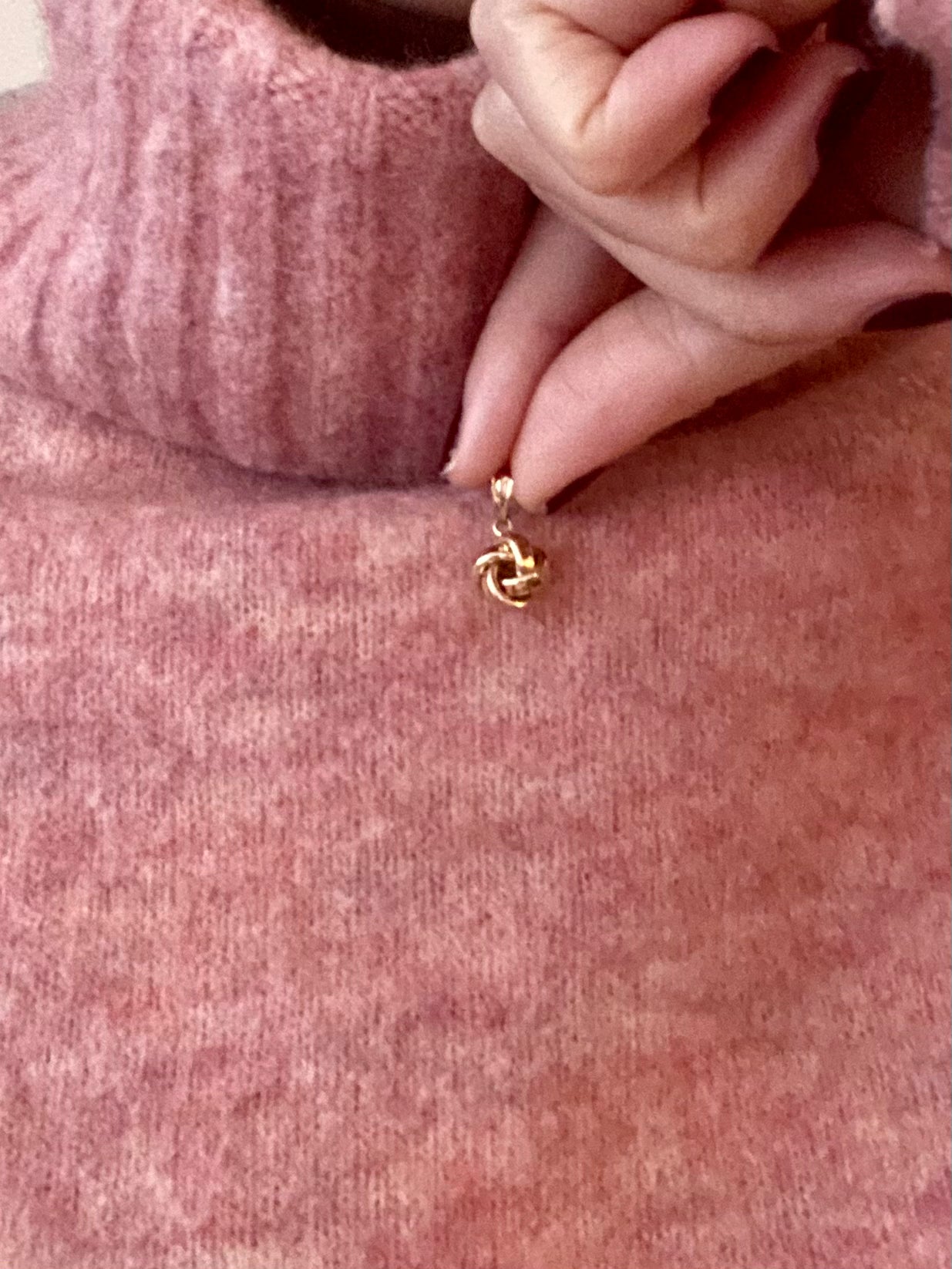 Preloved 14ct Gold Knot Pendant