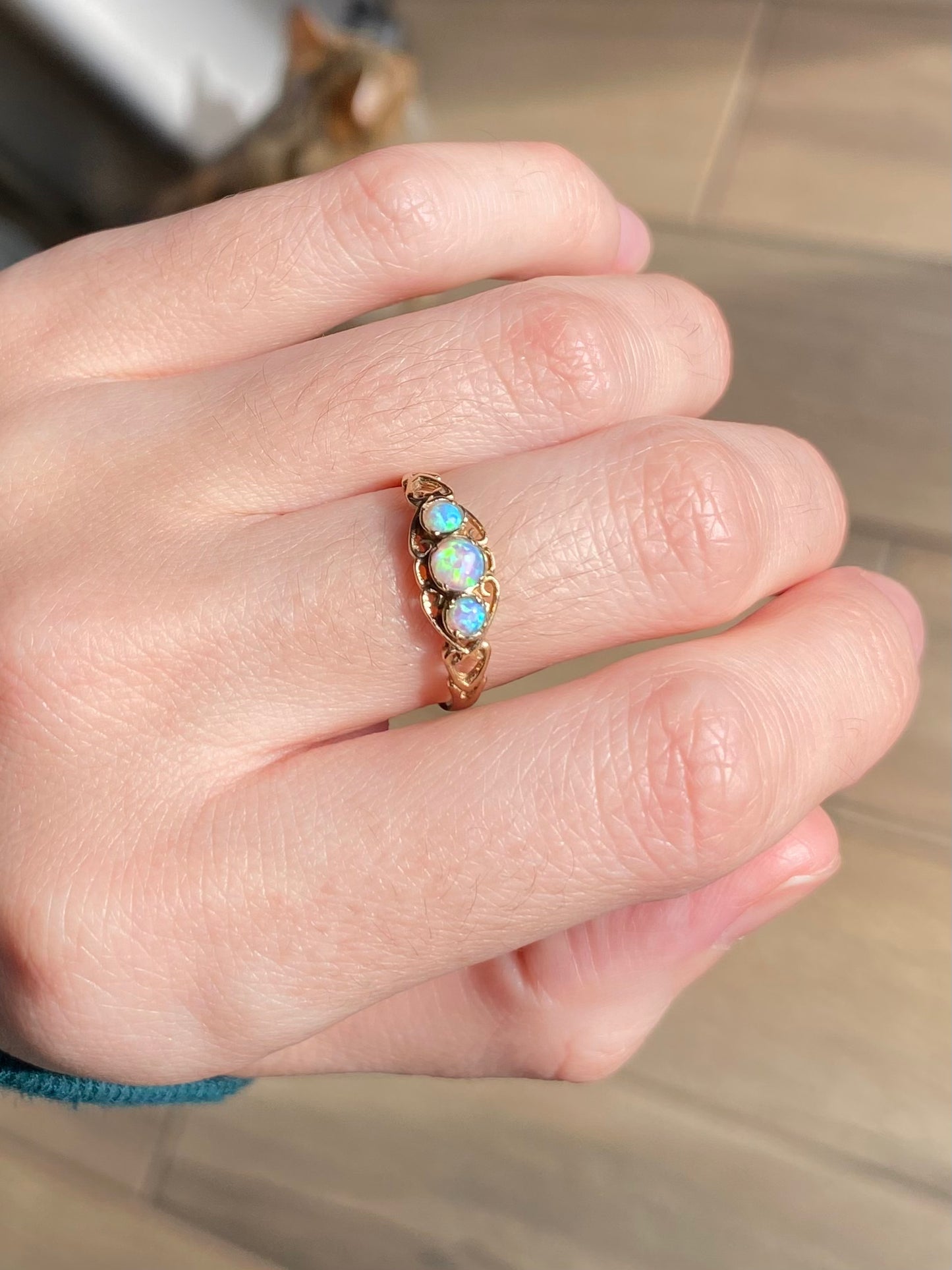 Vintage 9ct Gold Opal Trilogy Ring
