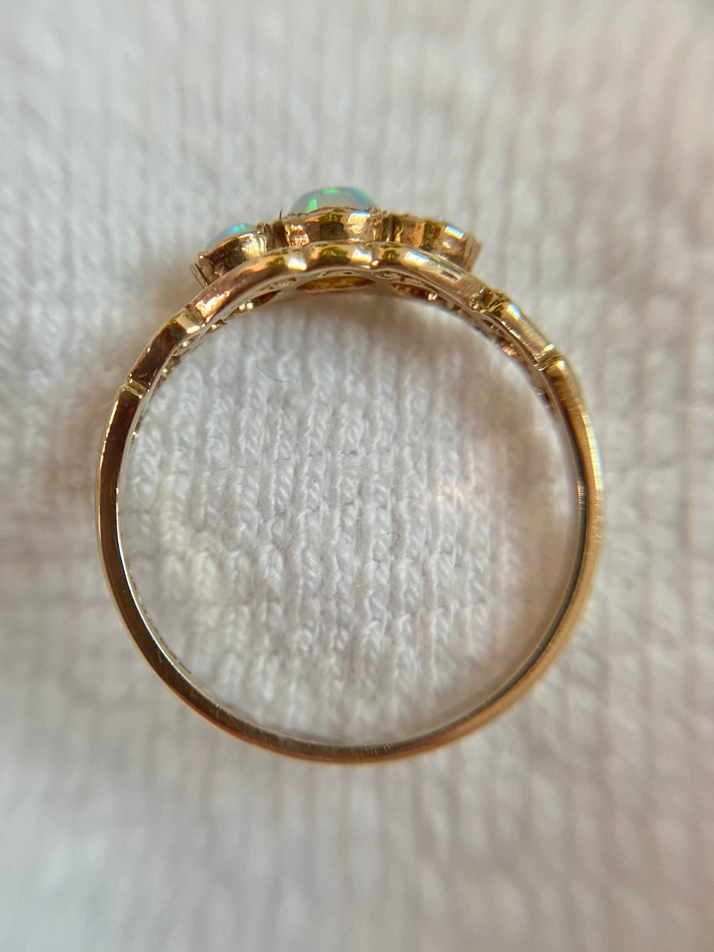 Vintage 9ct Gold Opal Trilogy Ring