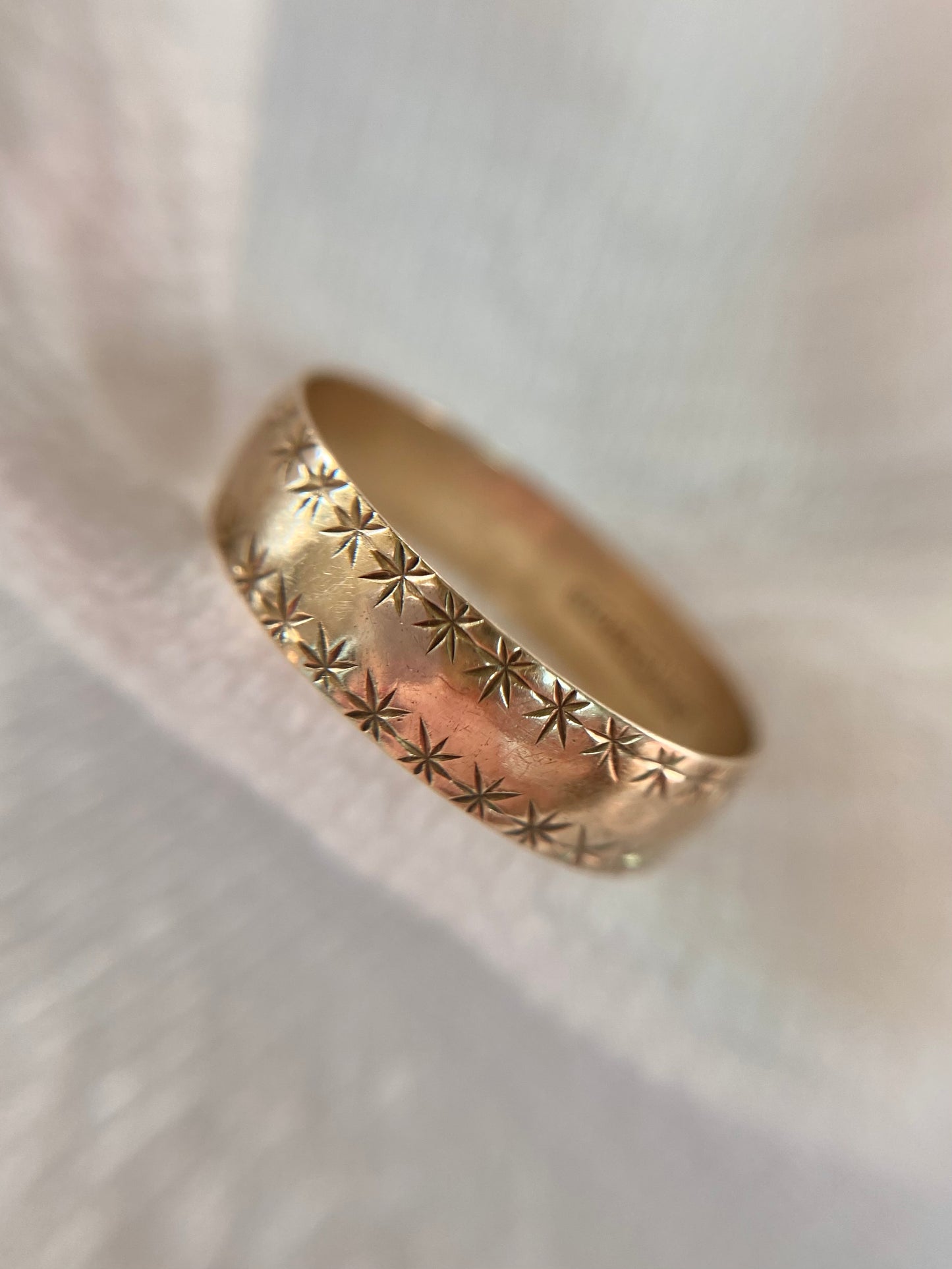 Vintage 9ct Gold Starry Edge Band Ring