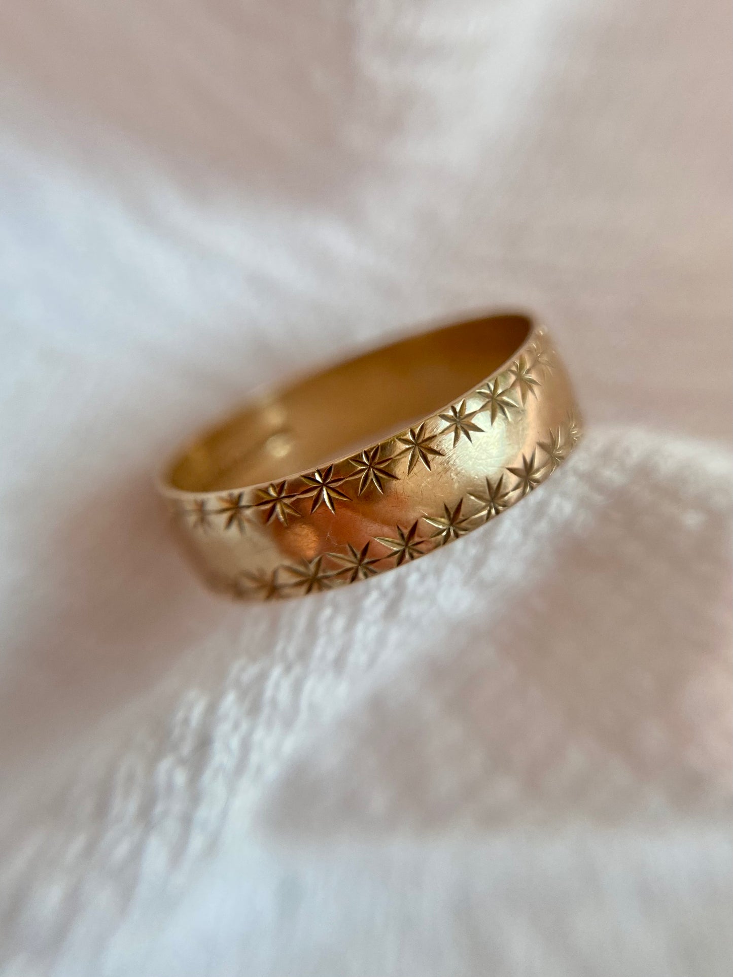 Vintage 9ct Gold Starry Edge Band Ring