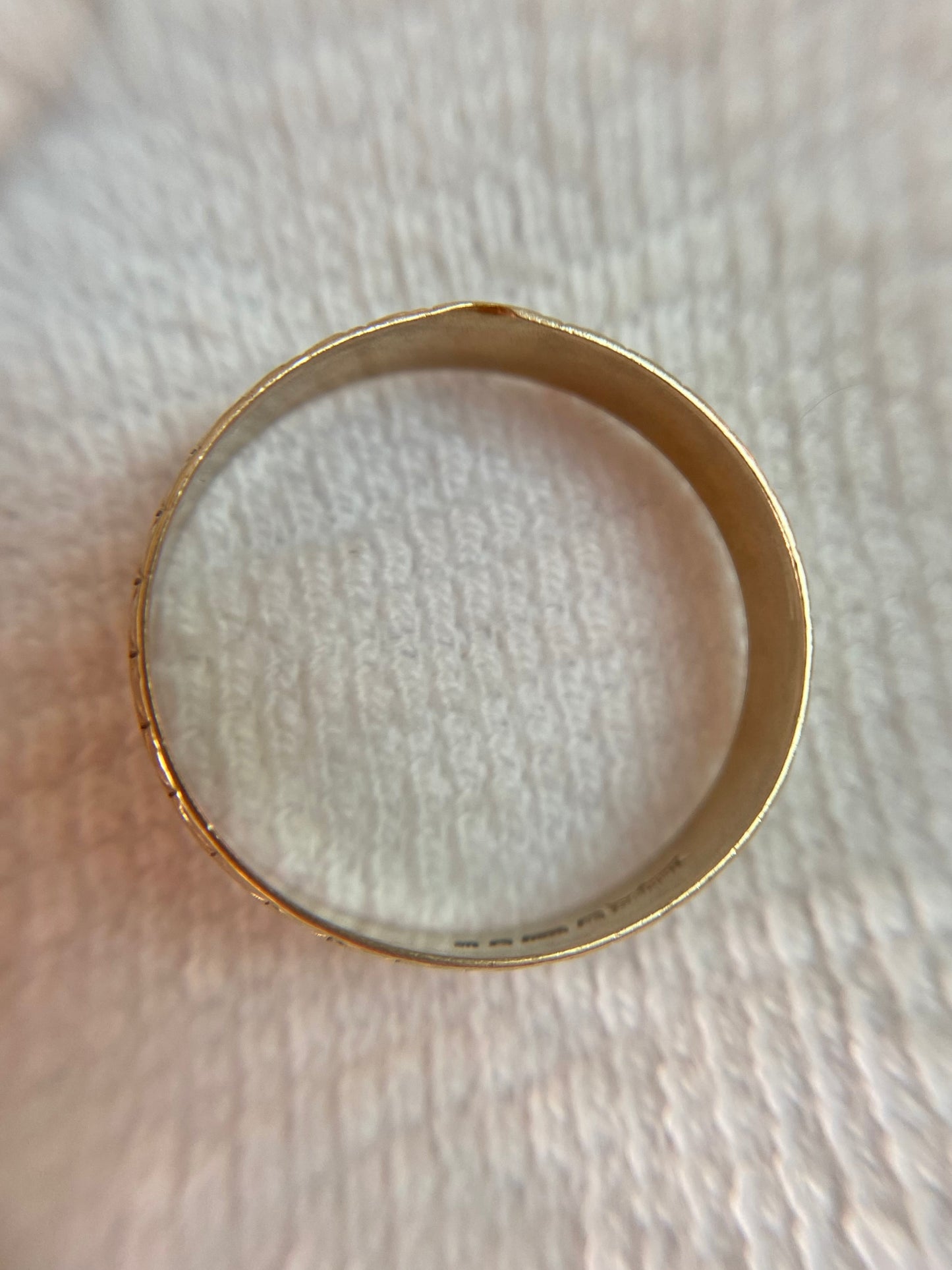 Vintage 9ct Gold Starry Edge Band Ring