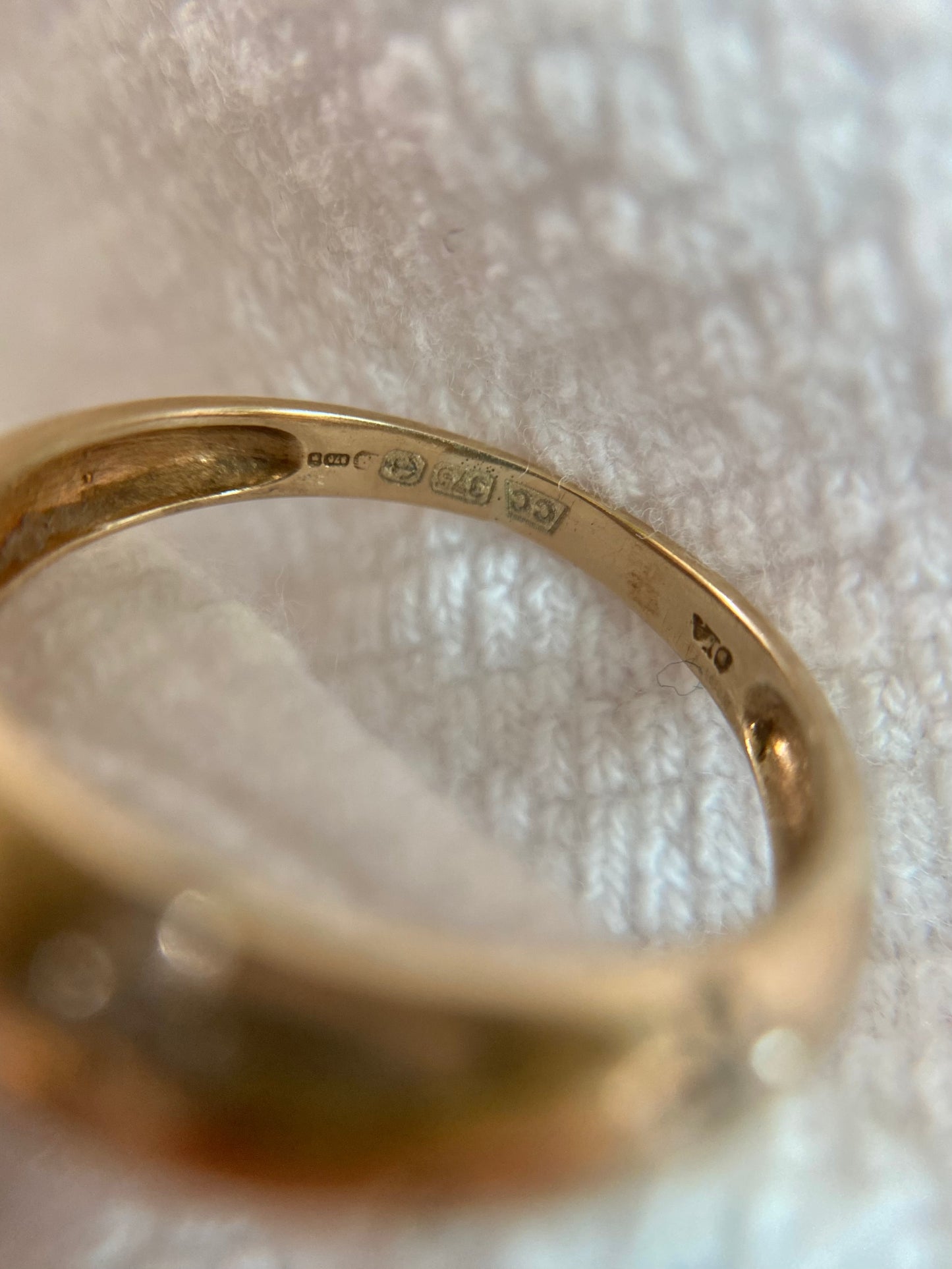 Preloved 9ct Gold Diamond Clover Set Ring