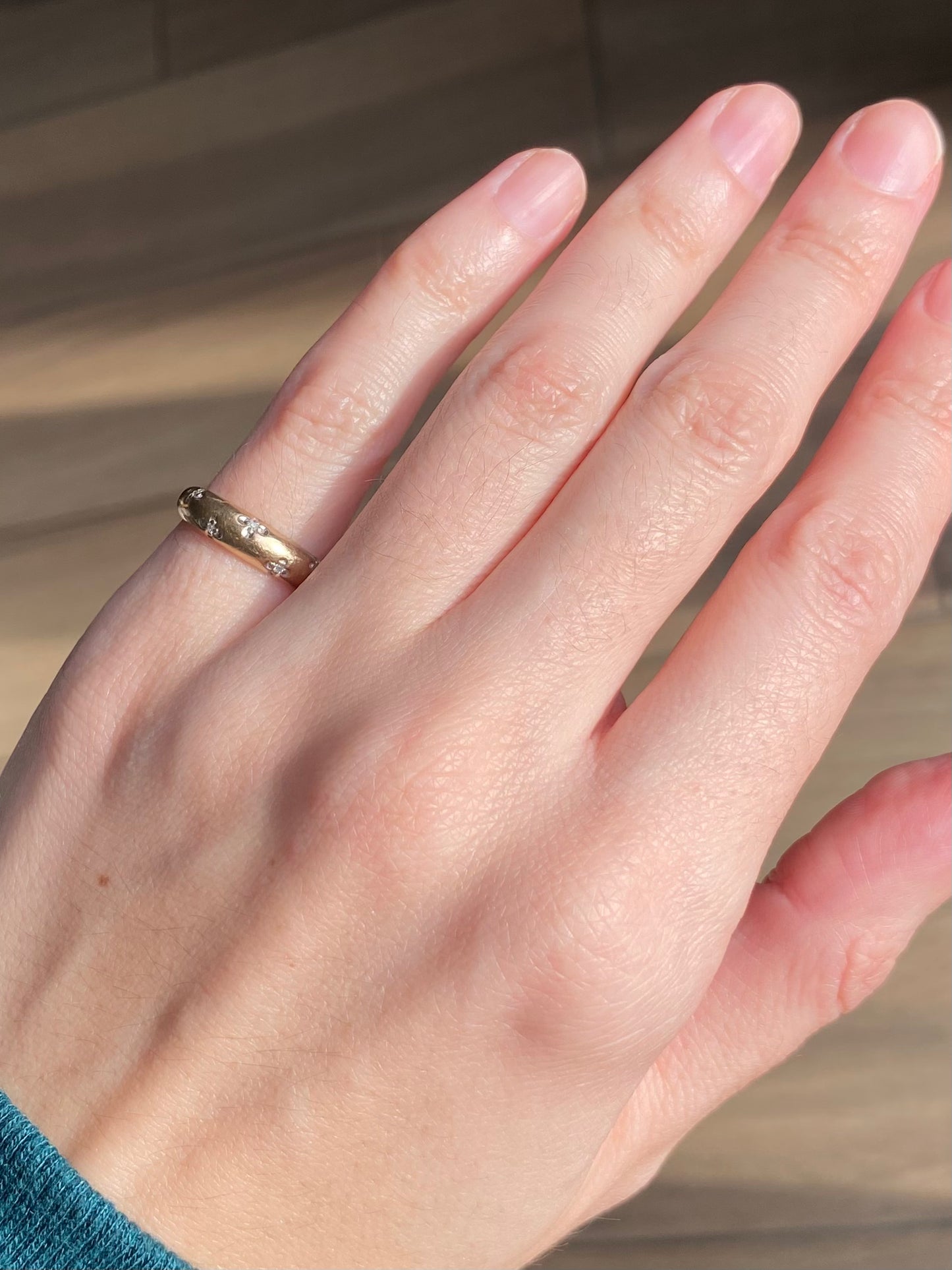 Preloved 9ct Gold Diamond Clover Set Ring