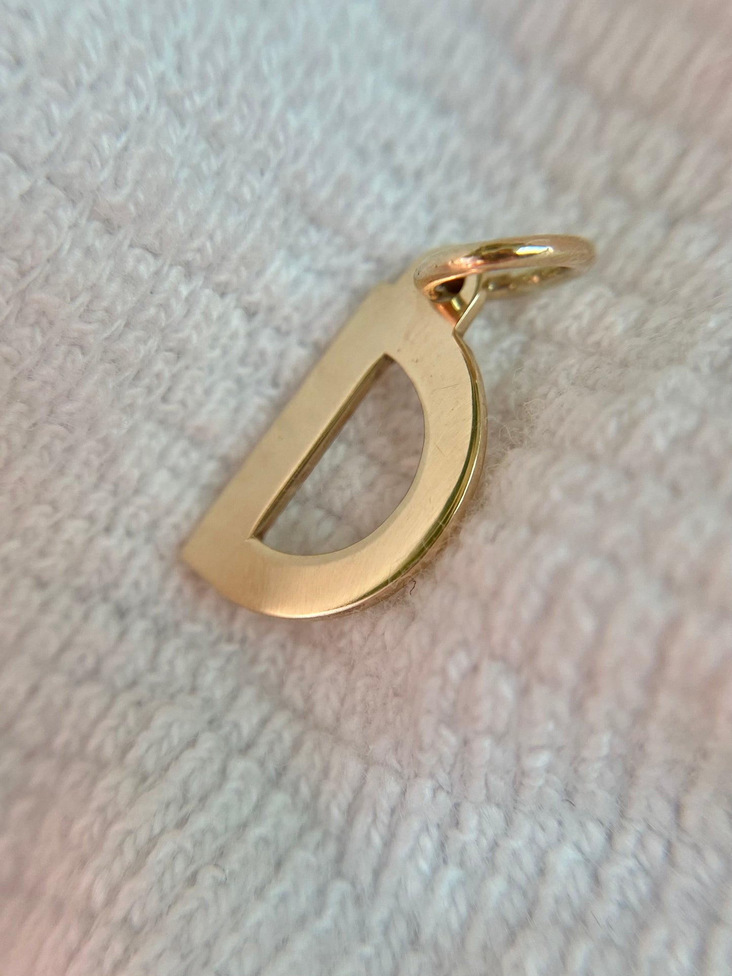 Preloved 9ct Gold Letter D Pendant