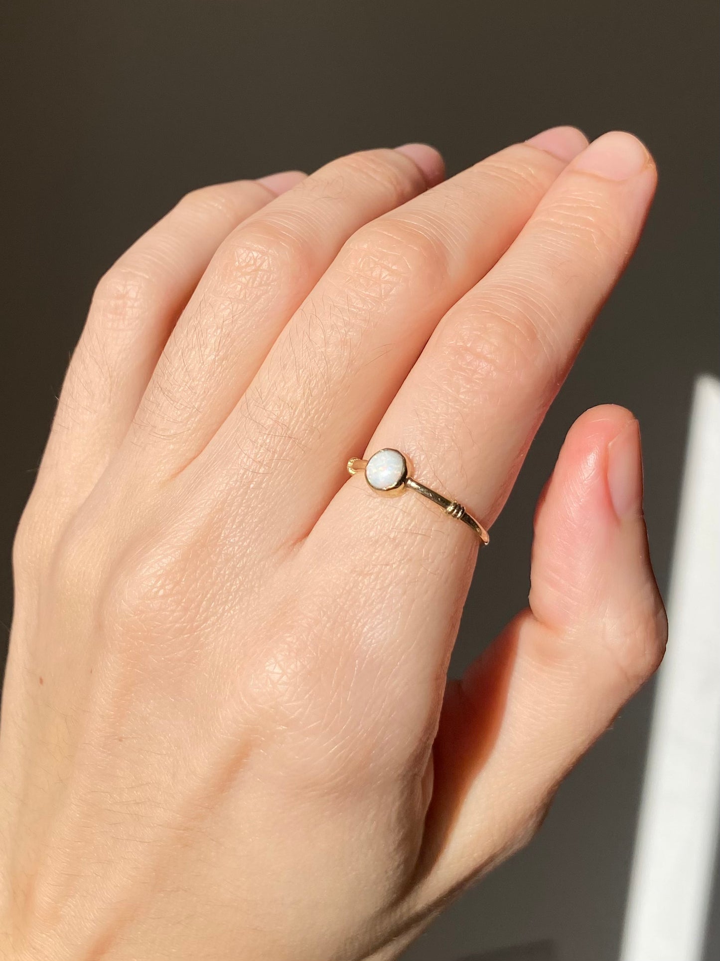 Vintage 9ct Gold Dainty Opal Ring