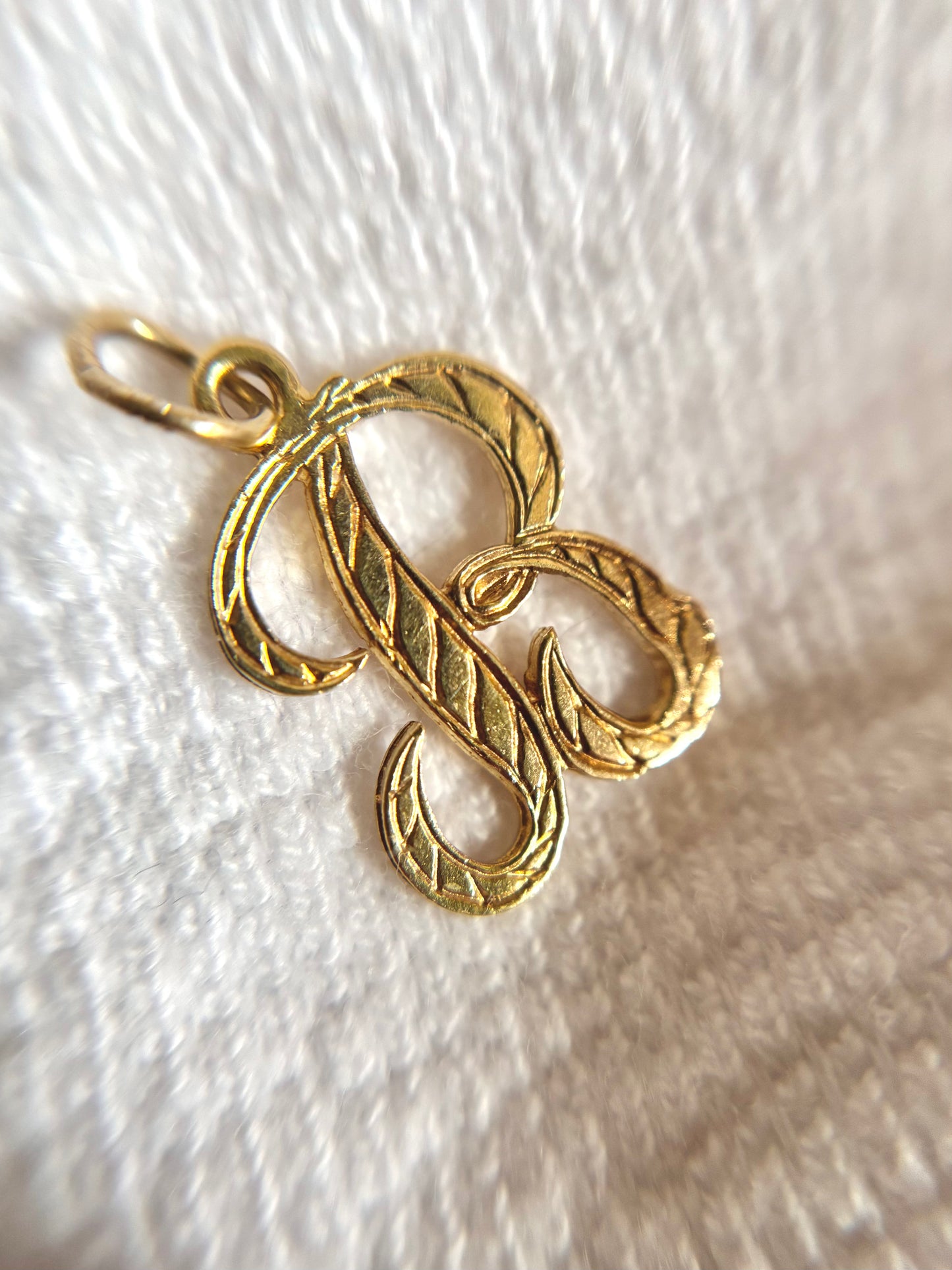 Vintage 9ct Gold Letter B Pendant