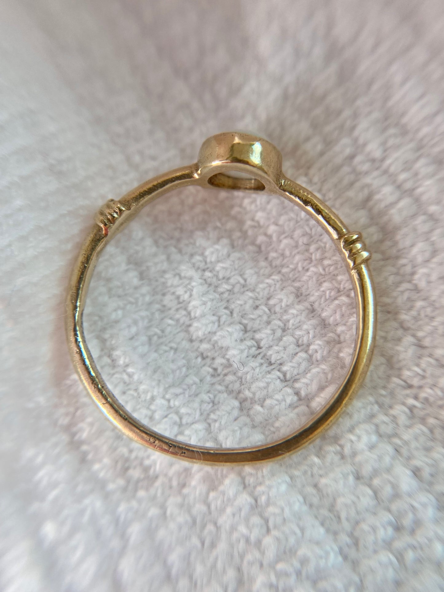 Vintage 9ct Gold Dainty Opal Ring