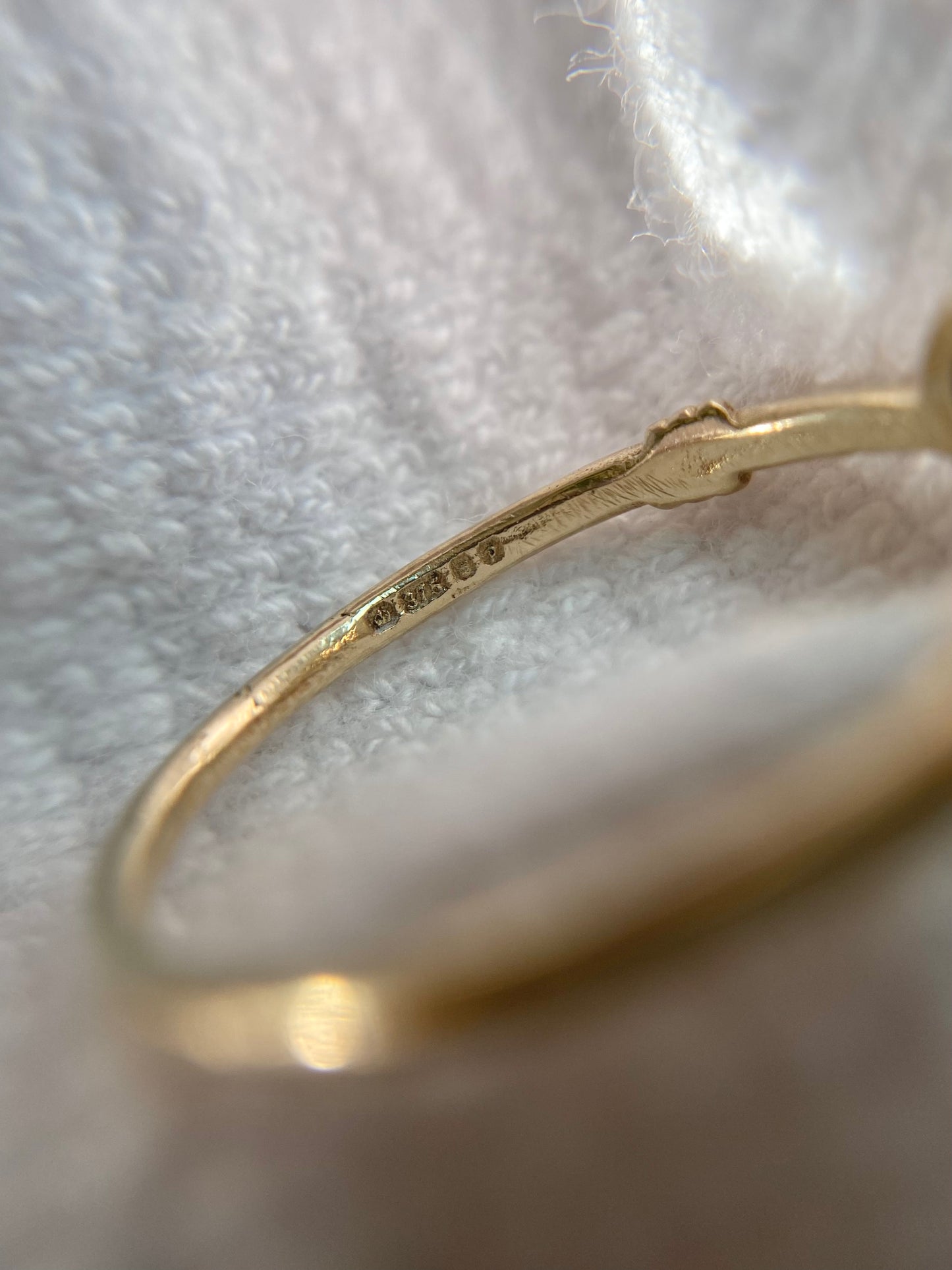 Vintage 9ct Gold Dainty Opal Ring