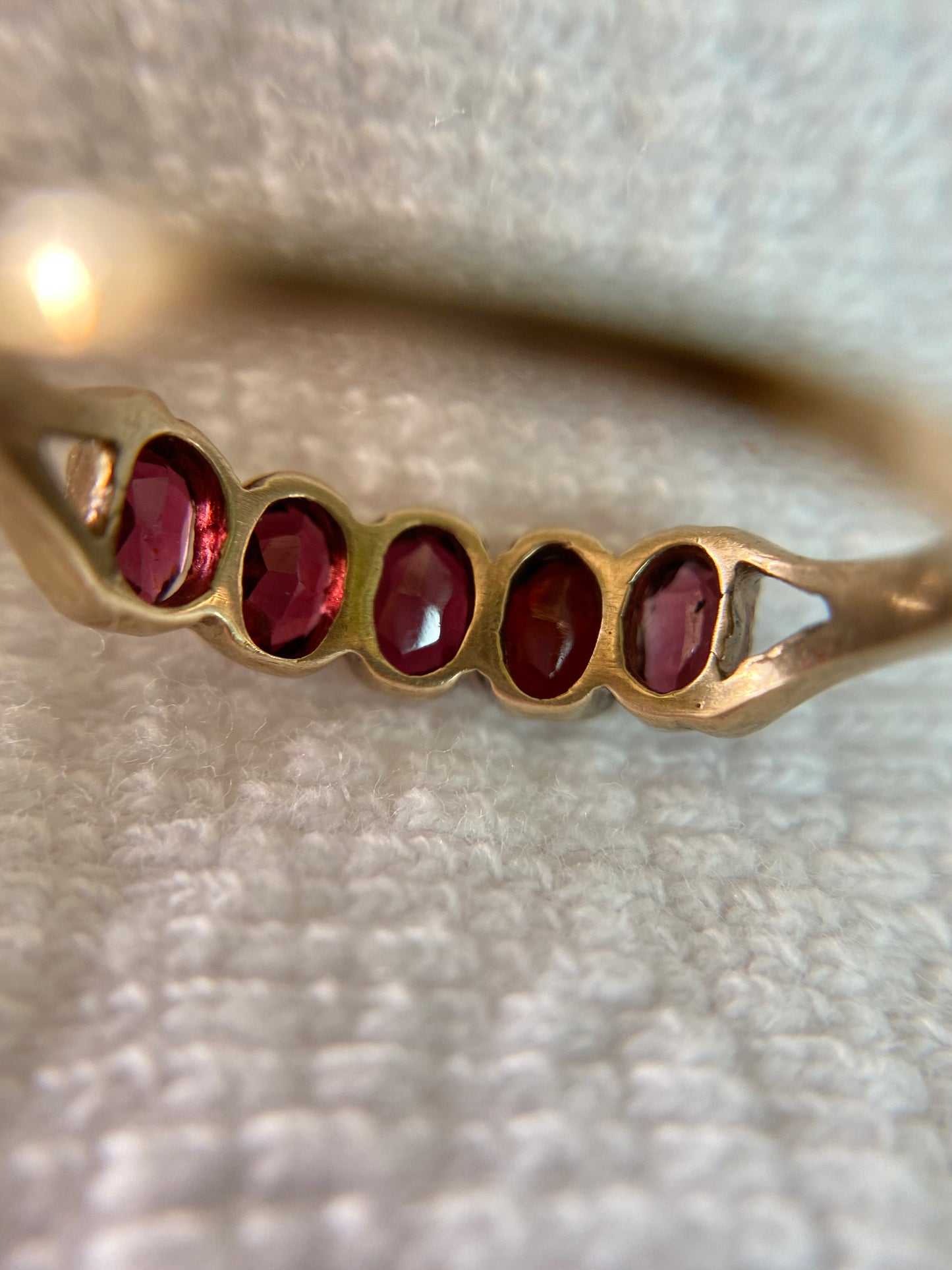 Vintage 9ct Gold 5 Stone Garnet Ring