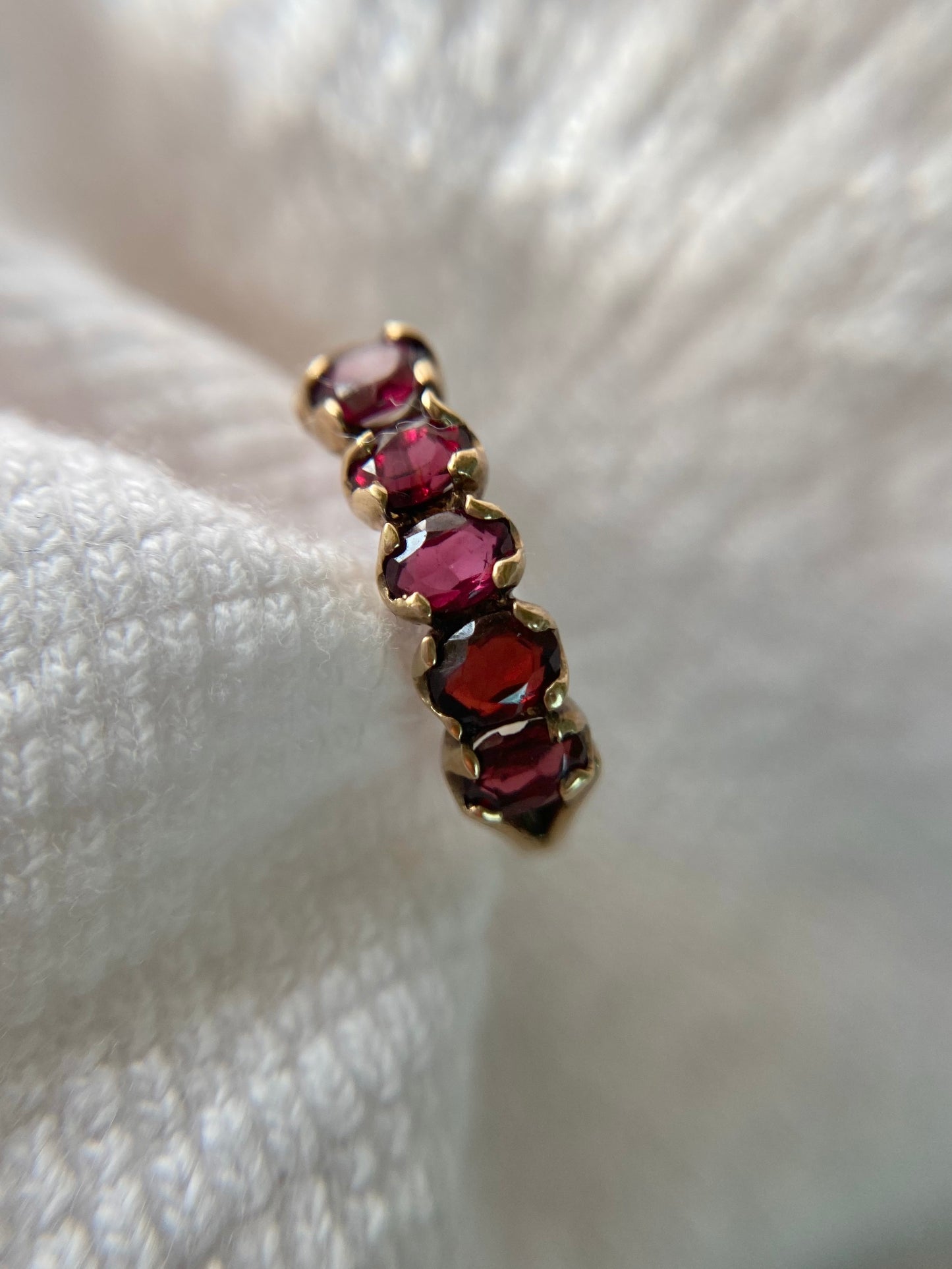 Vintage 9ct Gold 5 Stone Garnet Ring