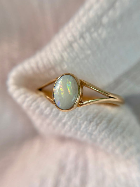 Vintage 9ct Gold Bezel Set Opal Ring